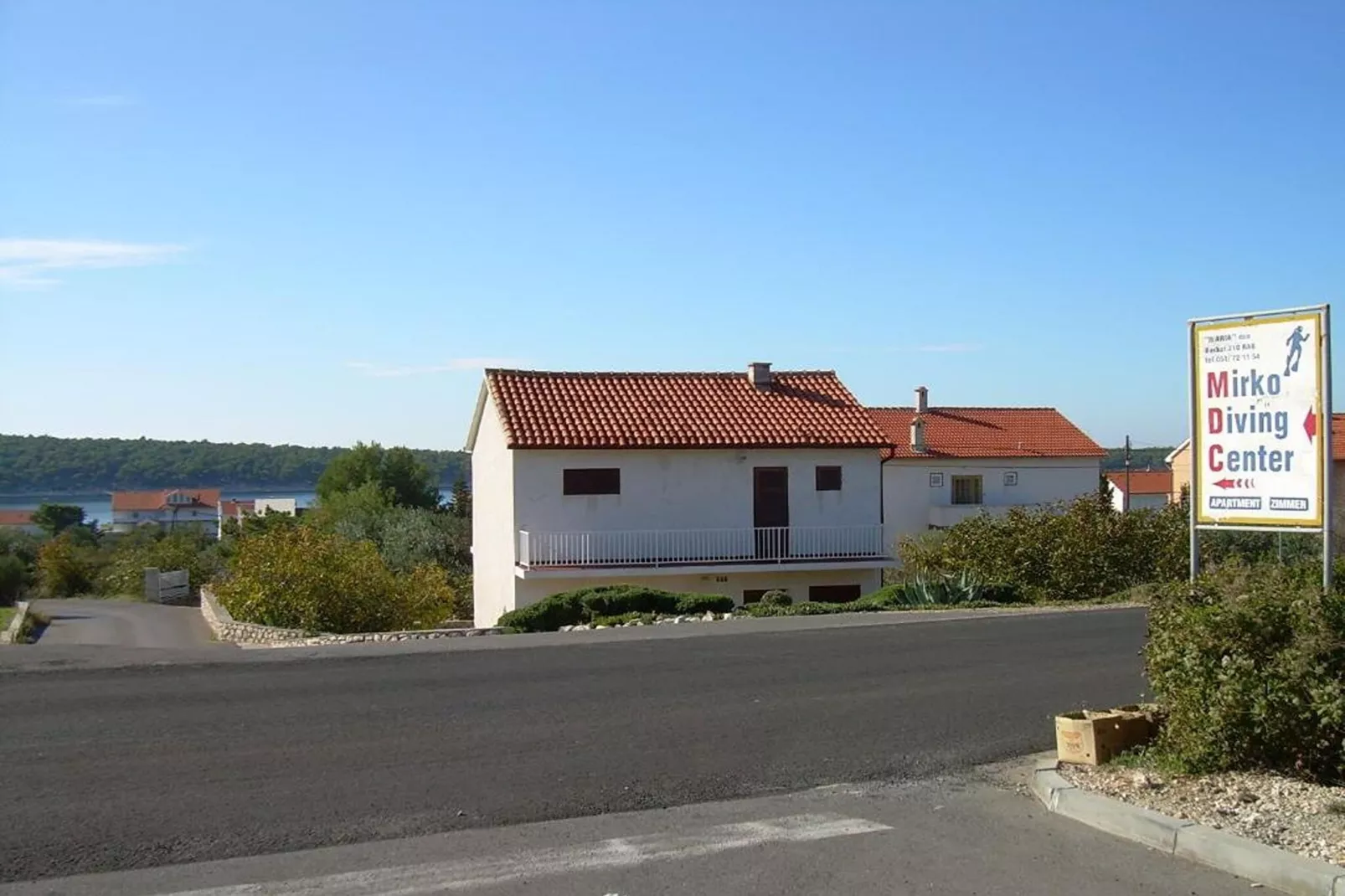 Rab Diving Mirko - One Bedroom Apartment with Sea View (4) - Outdoor