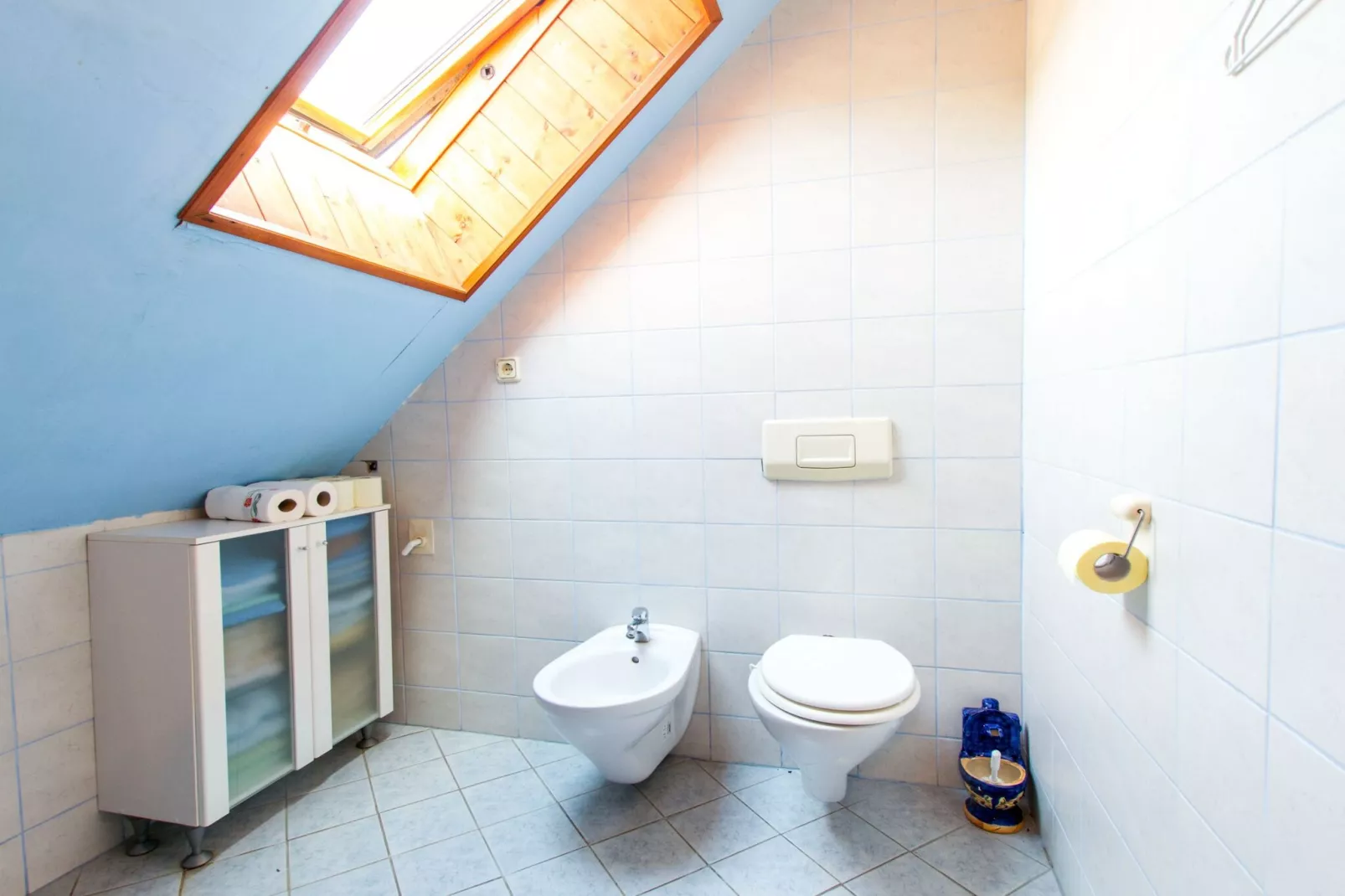 Rustic Charm Cottage Country House with Sauna - Five Bedroom  Holiday Home with Sauna-Bathroom