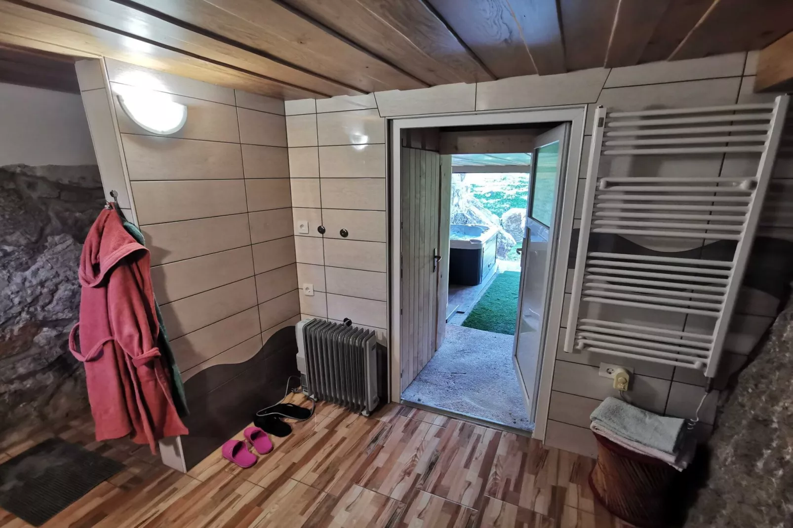 Visnja Gora Meadow Hideaway with Terrace - One Bedroom Cottage with Terrace (owner Hiška na skalci)-Badezimmer