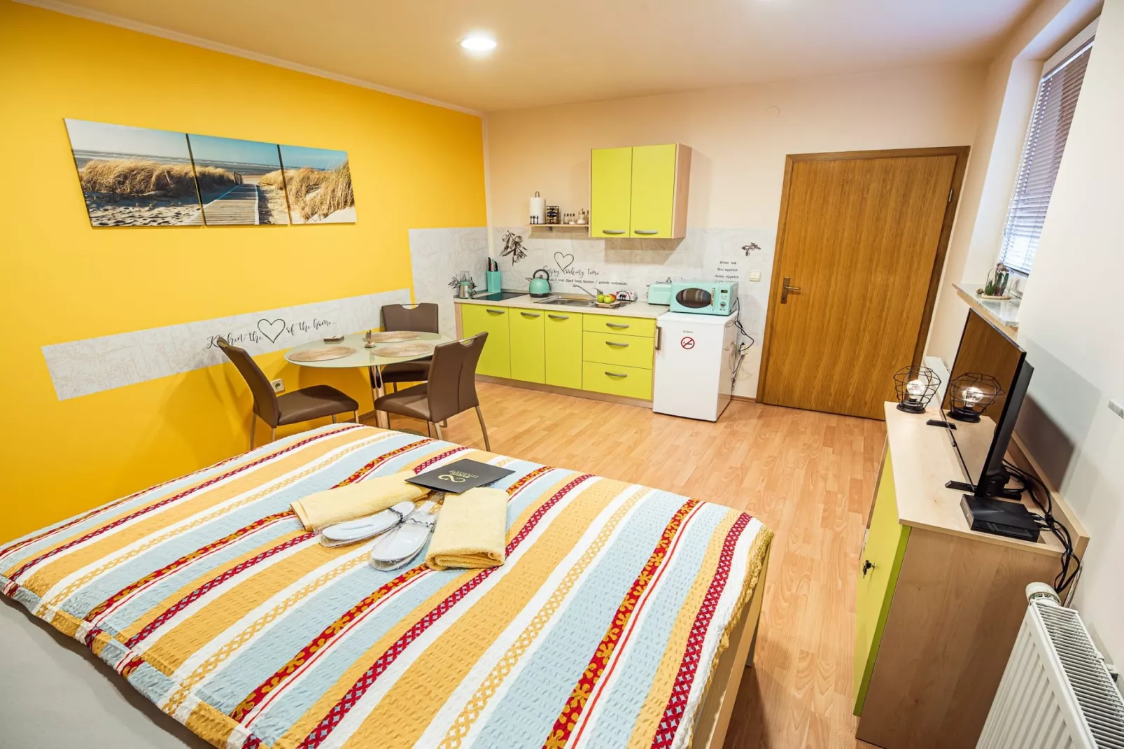 Elegant and Stylish Retreat Apartments with Terrace - Studio Apartment with Terrace-Chambre