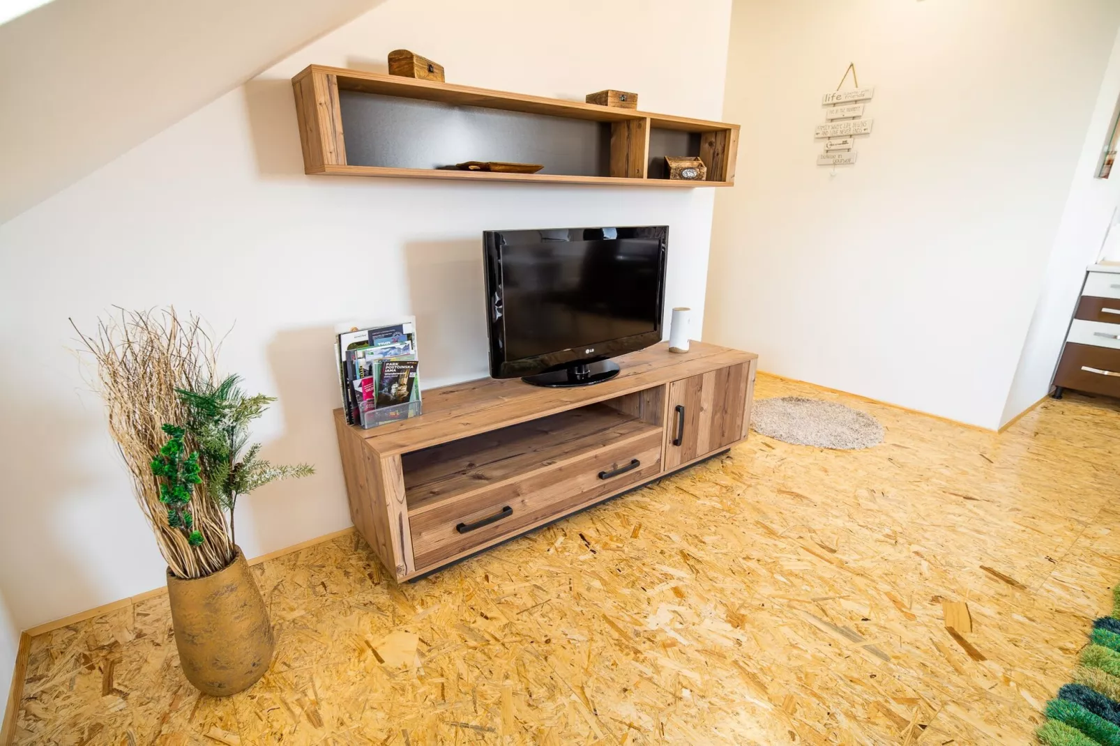 City Modern and Vibrant Apartments Ljubljana - Standard One Bedroom Apartment (owner A3)-Wohnzimmer