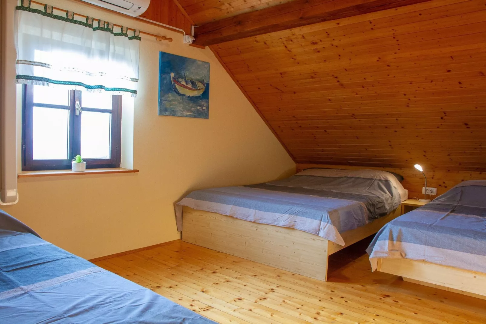 Hillside Haven Holiday Home with Sauna and Hot-Tub - One Bedroom Holiday Home with Sauna and Hot-Tub-Chambre