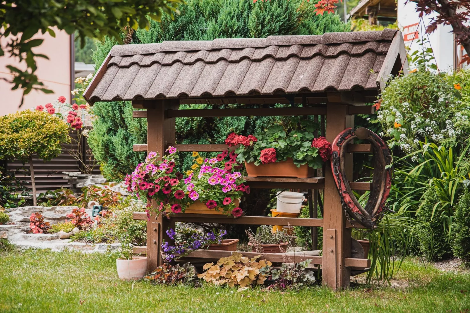 Enchanting Rural Apartment with Terrace - Studio Apartment with Terrace-Gardens in summer