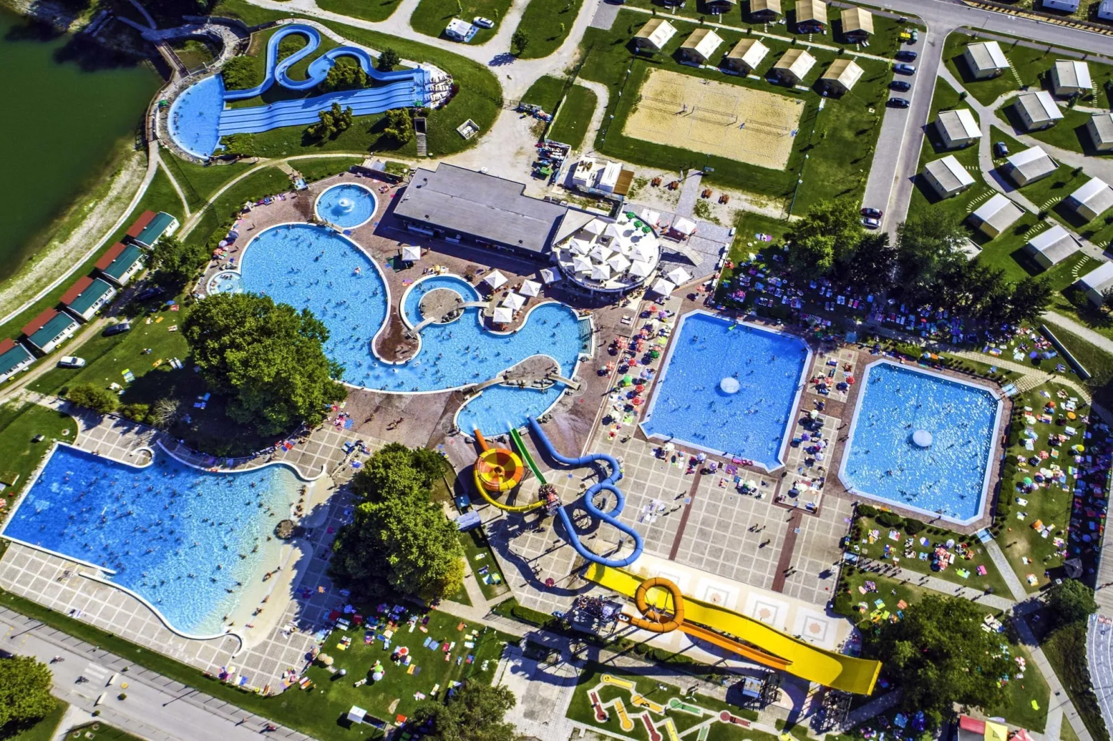 Lakeside Luxury Retreat Mobile Homes with Thermal Riviera Tickets - Three Bedroom Mobile Home 15\/017-Outdoor