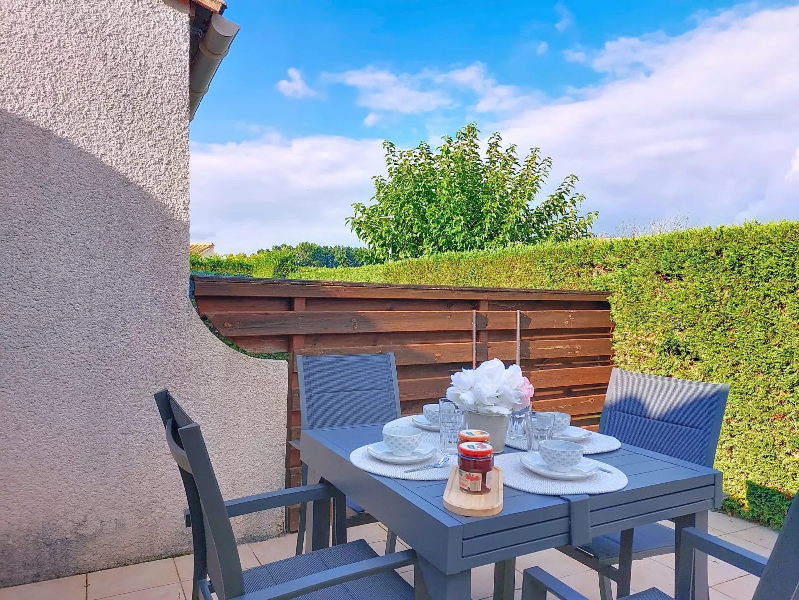 Les Charmilles-Draußen