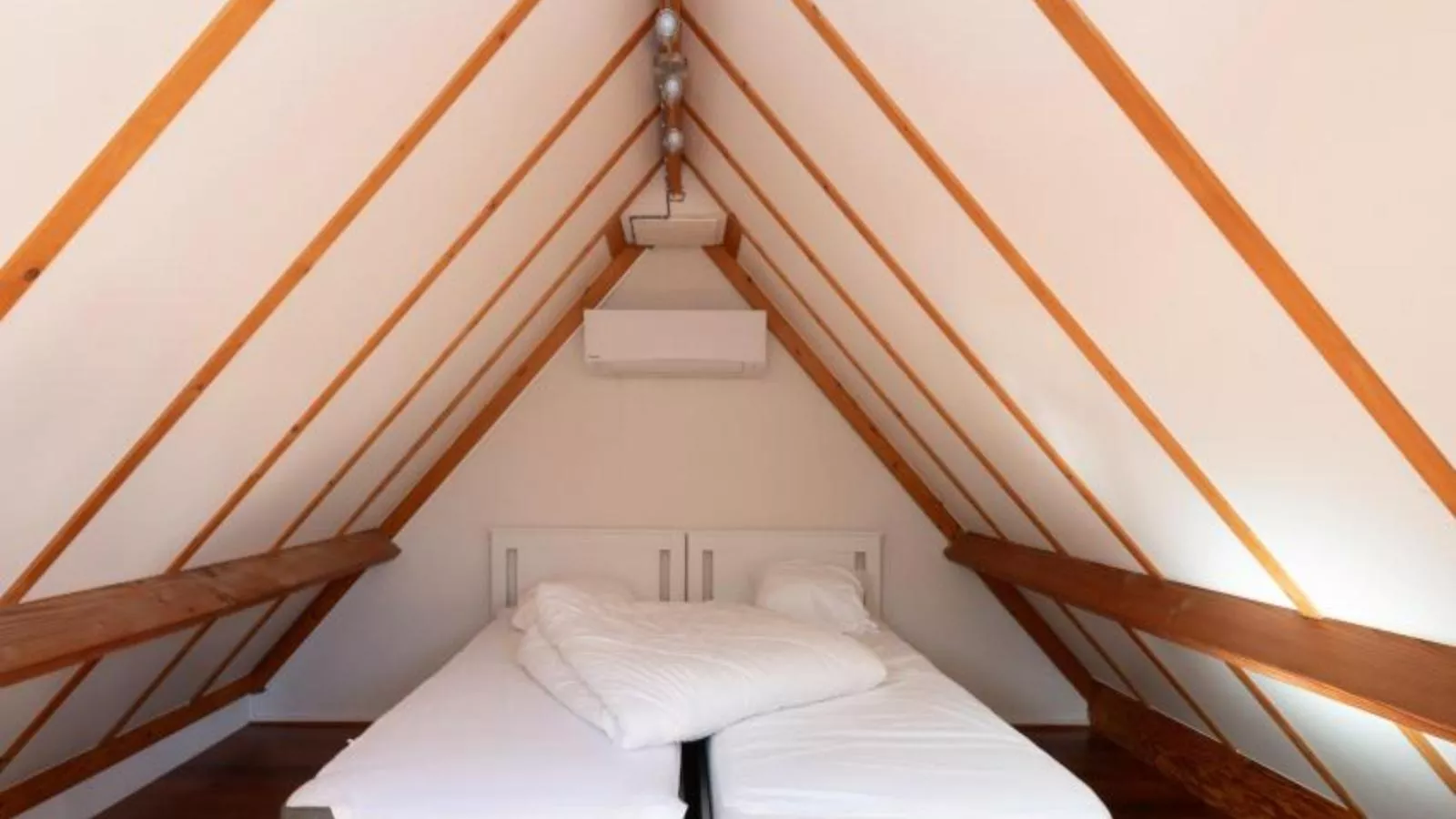 Nieuwendamme 108-Schlafzimmer