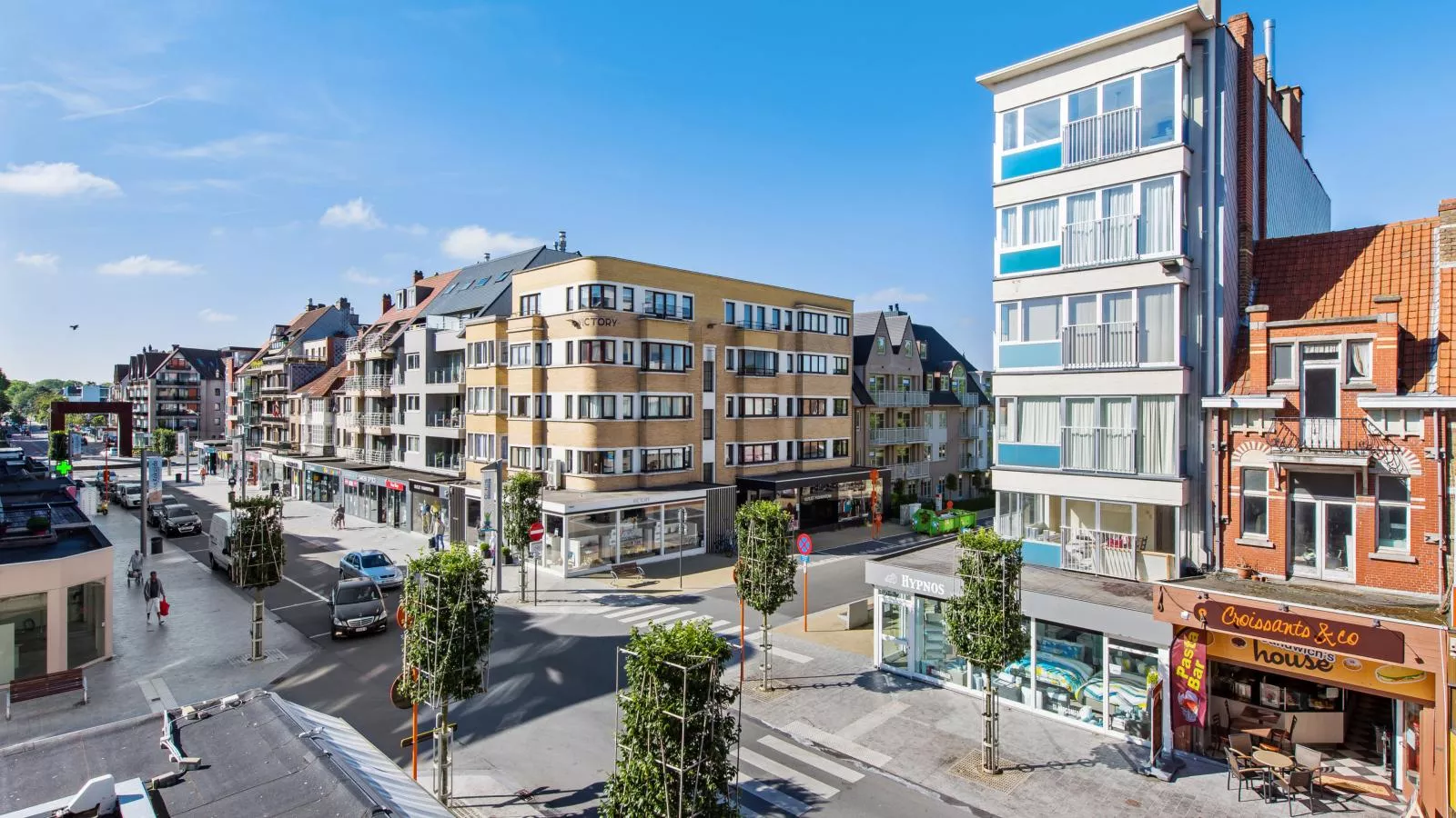 Azcona Twee-View in summer