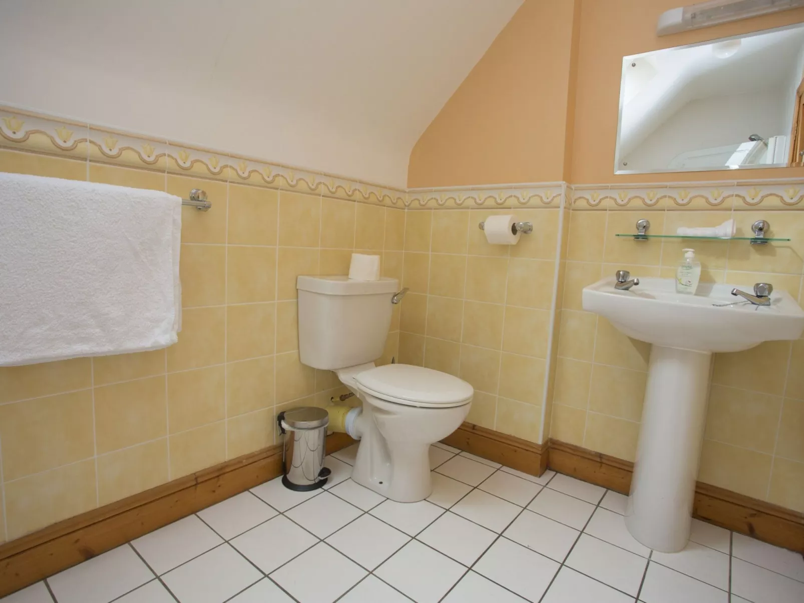 Willow Grove HC No. 4-Dedans