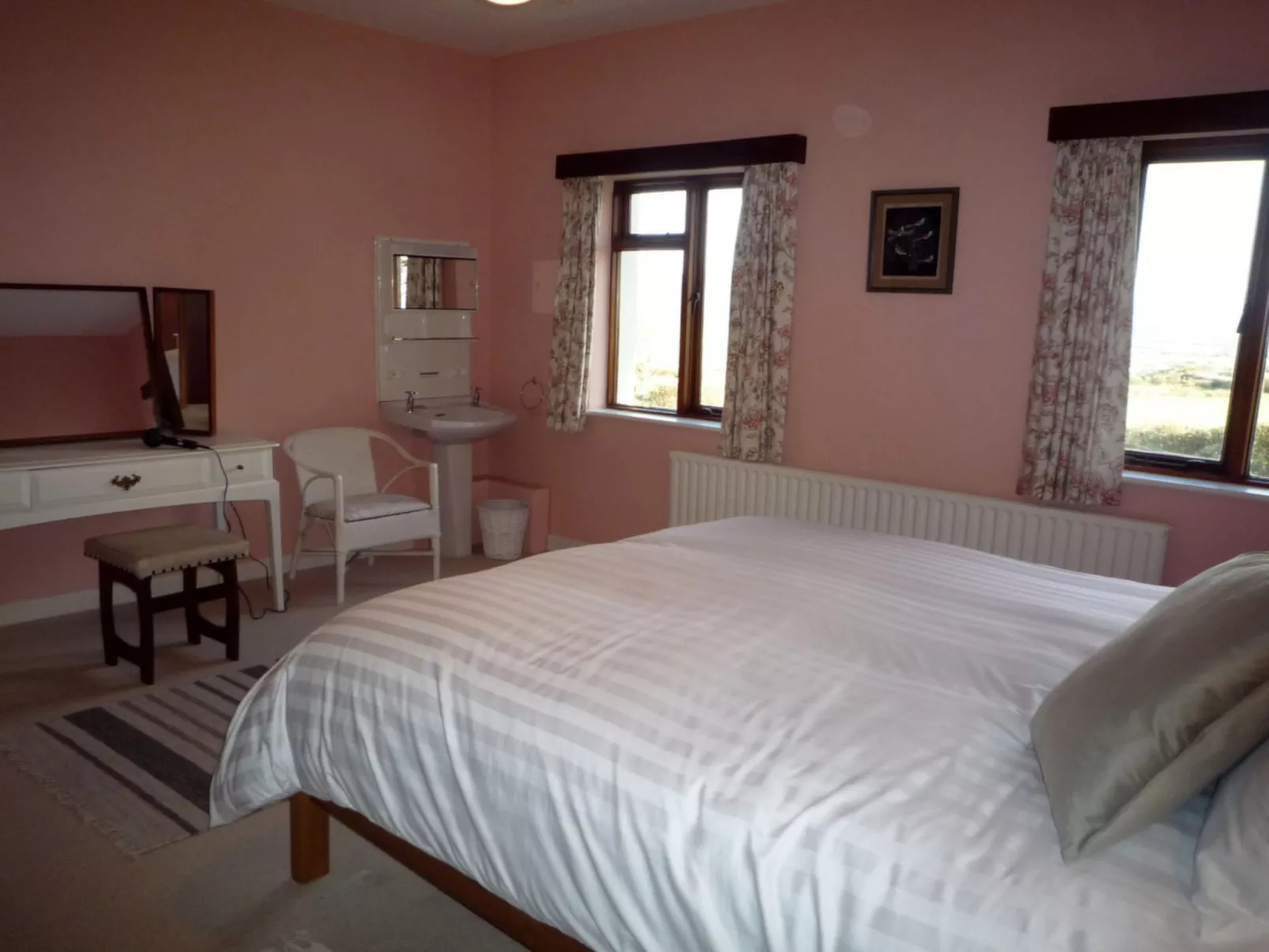 Dingle Bay View (TR2)-Drinnen