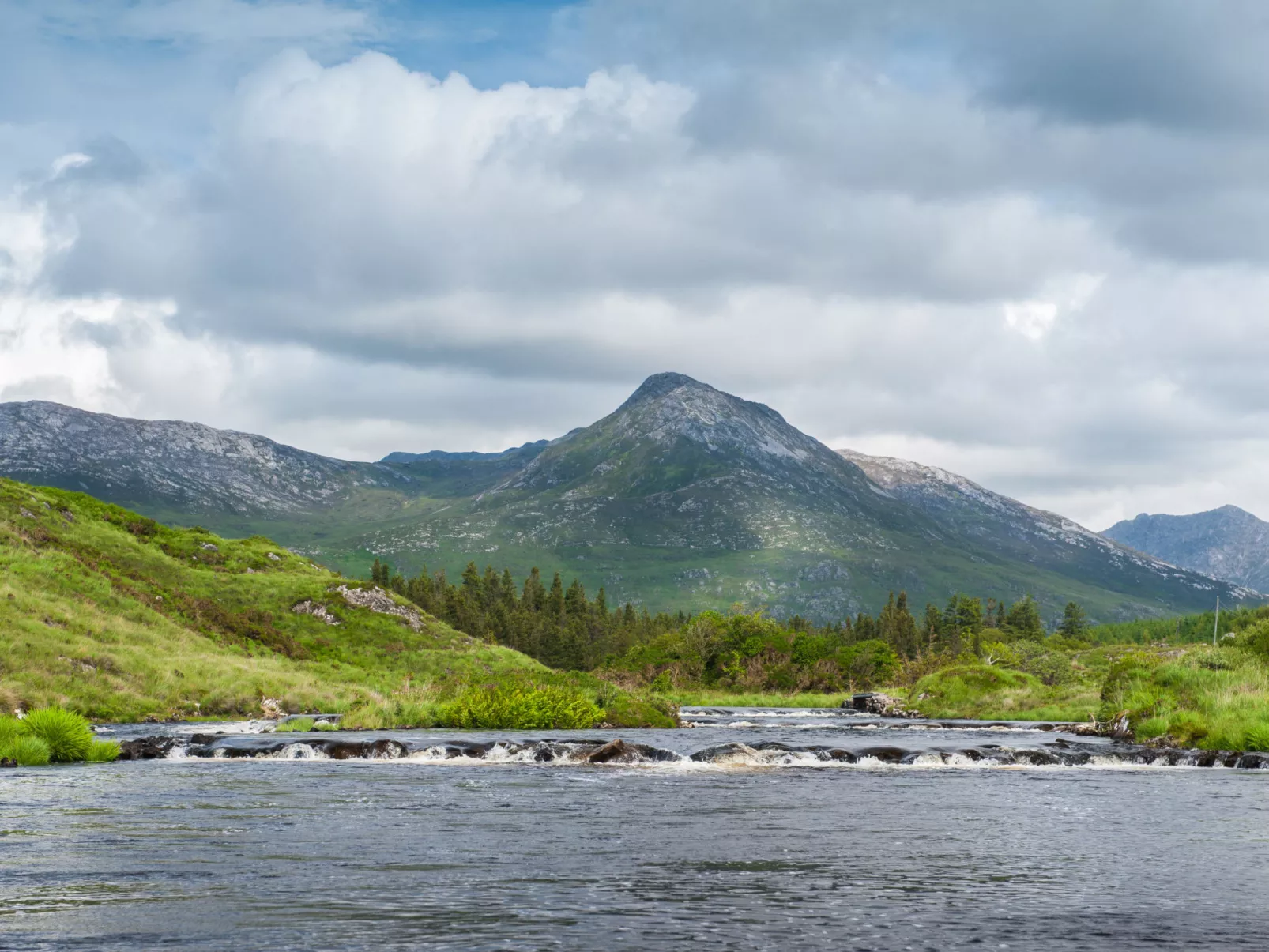 Bridies Holiday Cottage Roundstone-Outside