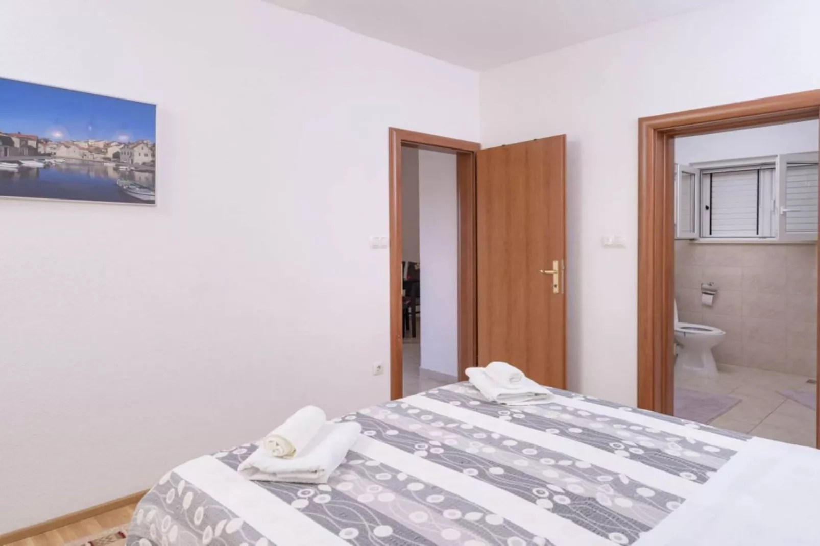 One Bedroom Apartment with Balcony and Sea View 2-Schlafzimmer