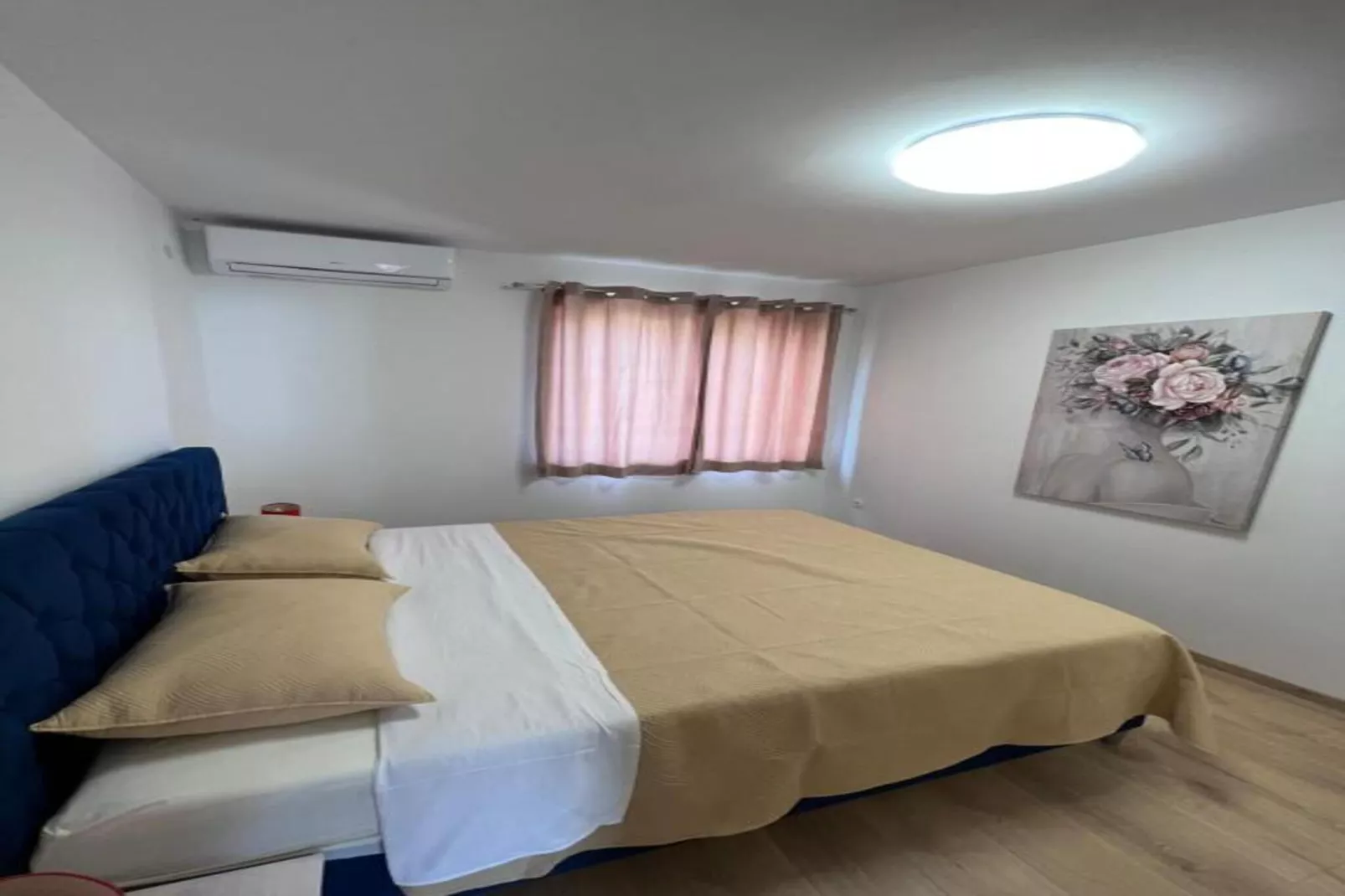 Four-Bedroom Apartment With Sea View-Schlafzimmer