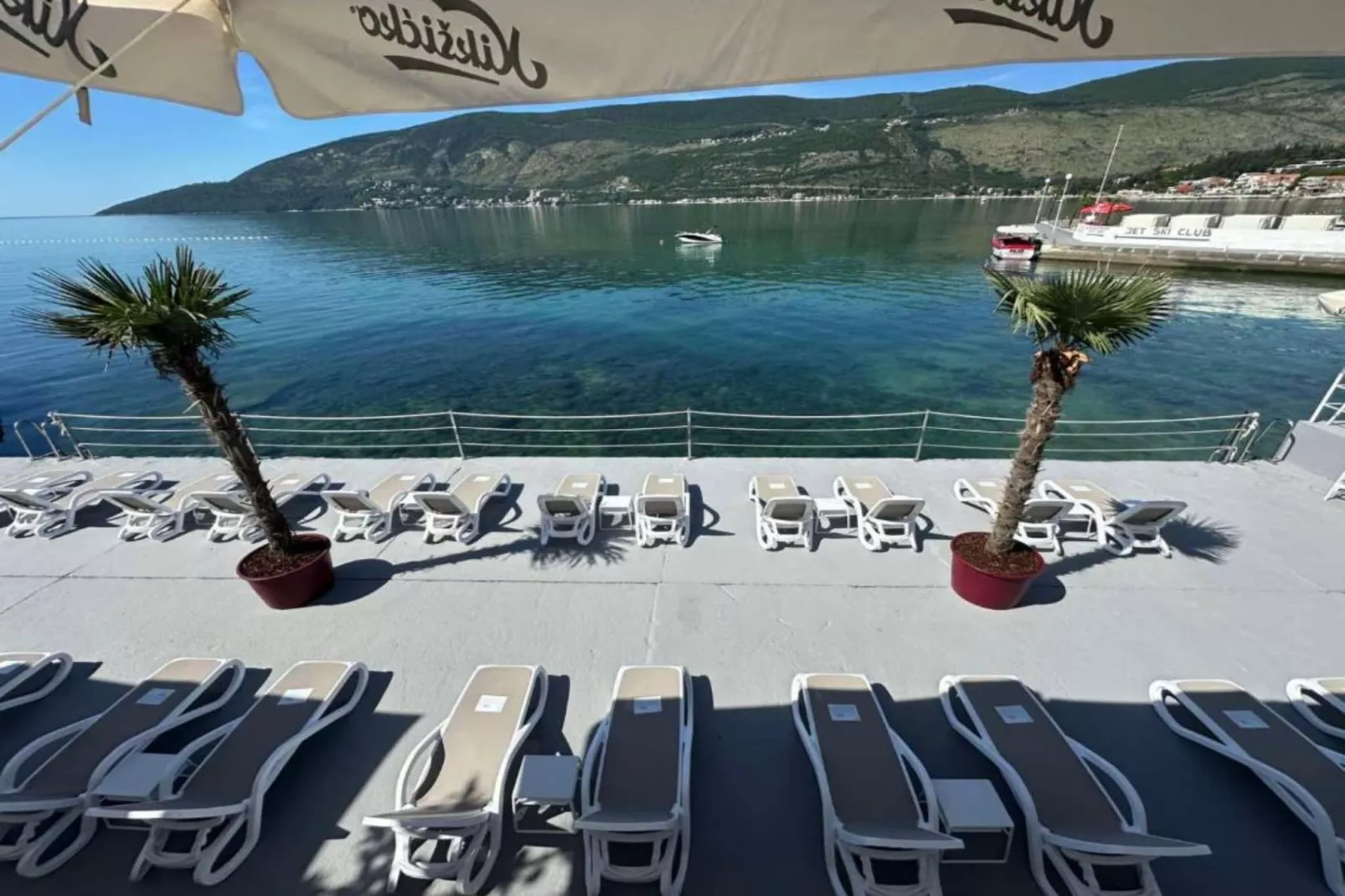 Stunning Beachfront Stay in Herceg Novi -  One Bedroom Apartment B-Extérieur