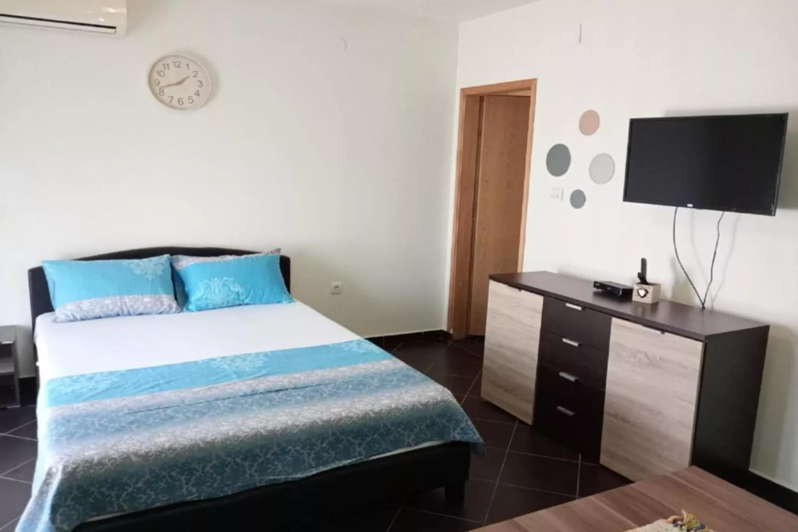 Tivat Relax with Stunning Sea & Mountain Views - Standard Studio Apartment 2-Schlafzimmer