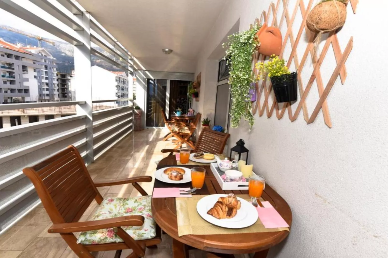 City & Sea Escape Studio Near Budva’s Beaches - Studio Apartment-Terrasse / balcon