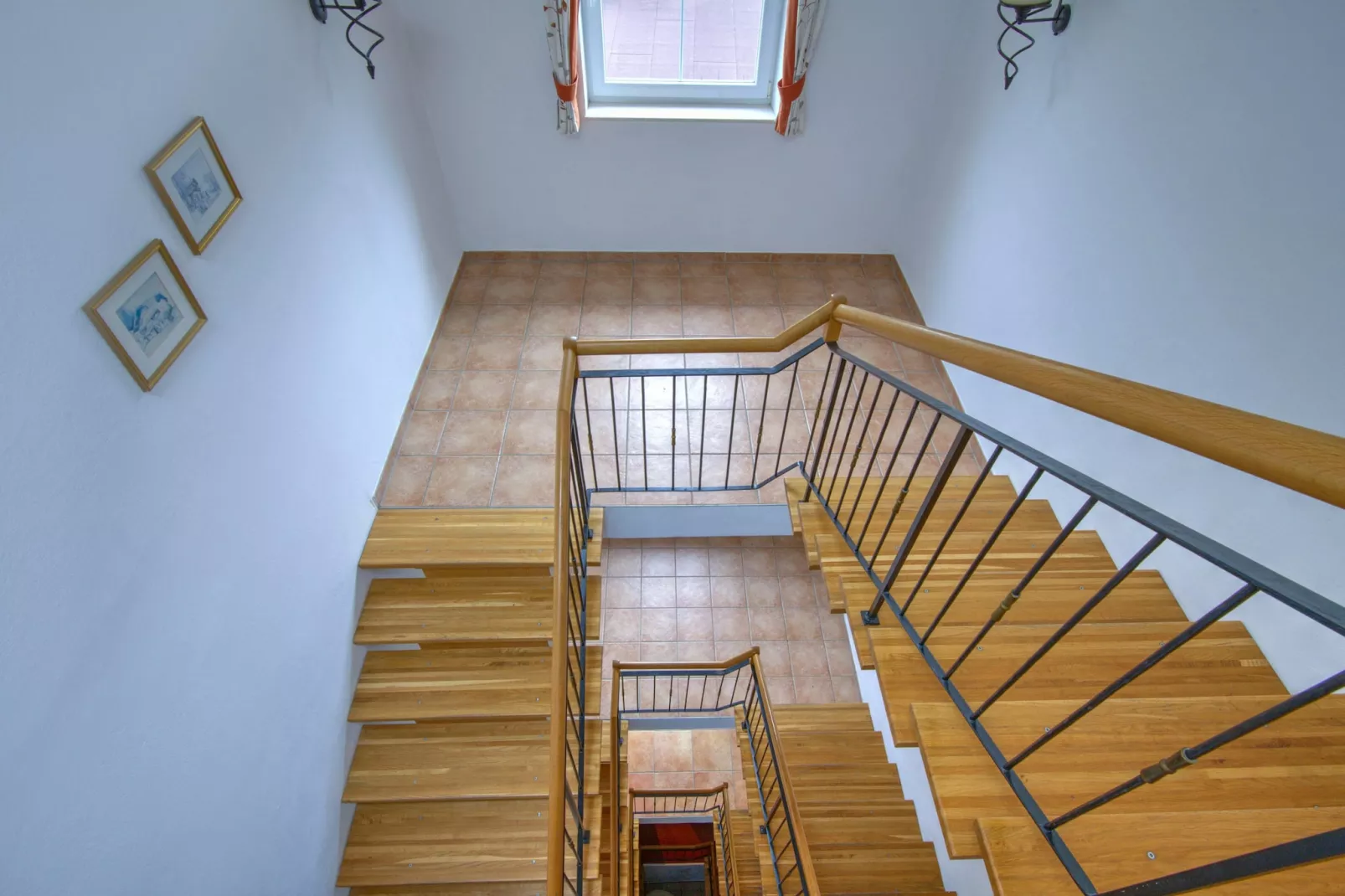 Vicky Apartment Top 11 - Flur