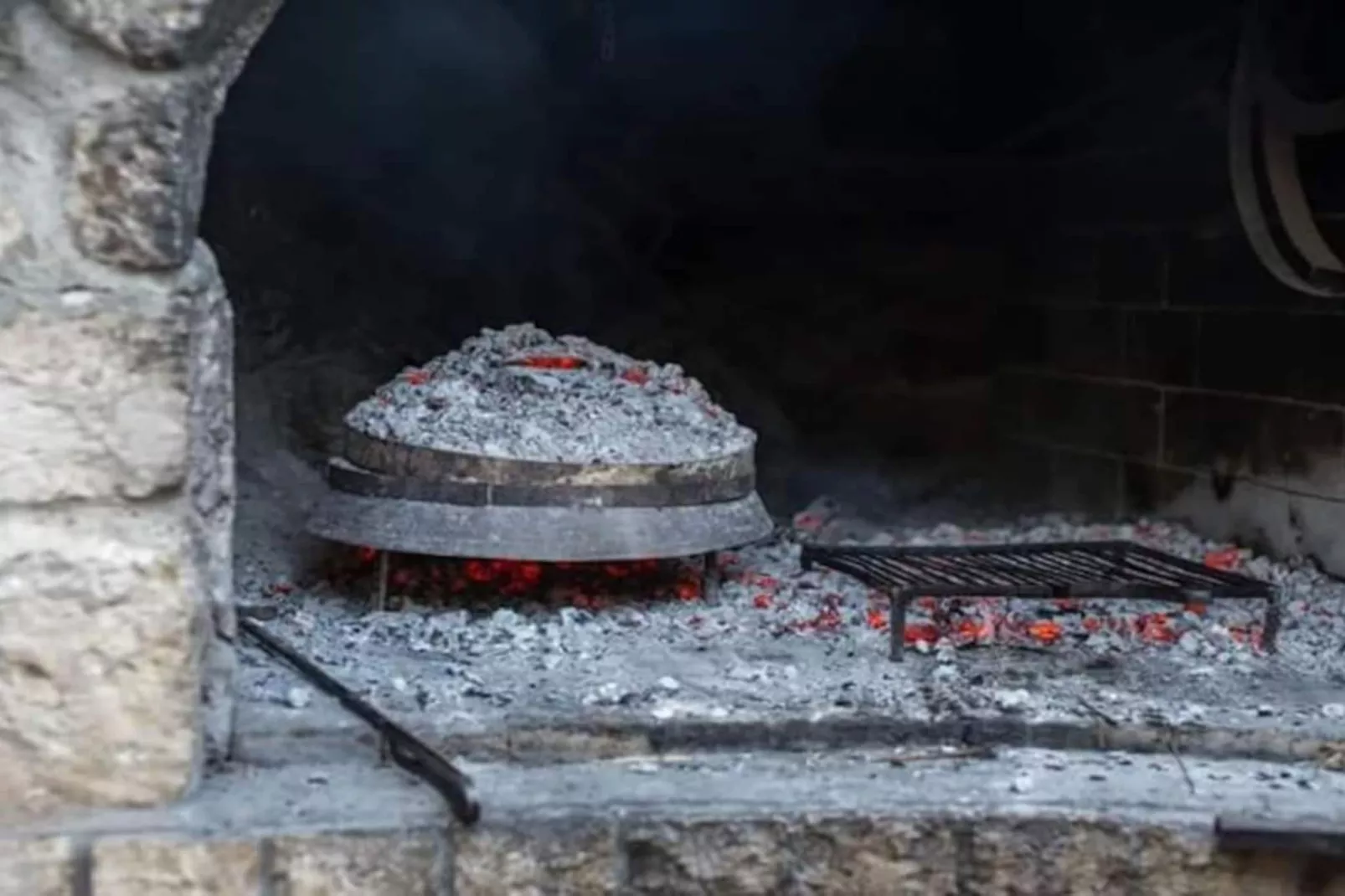 One-Bedroom Apartment With Lake View