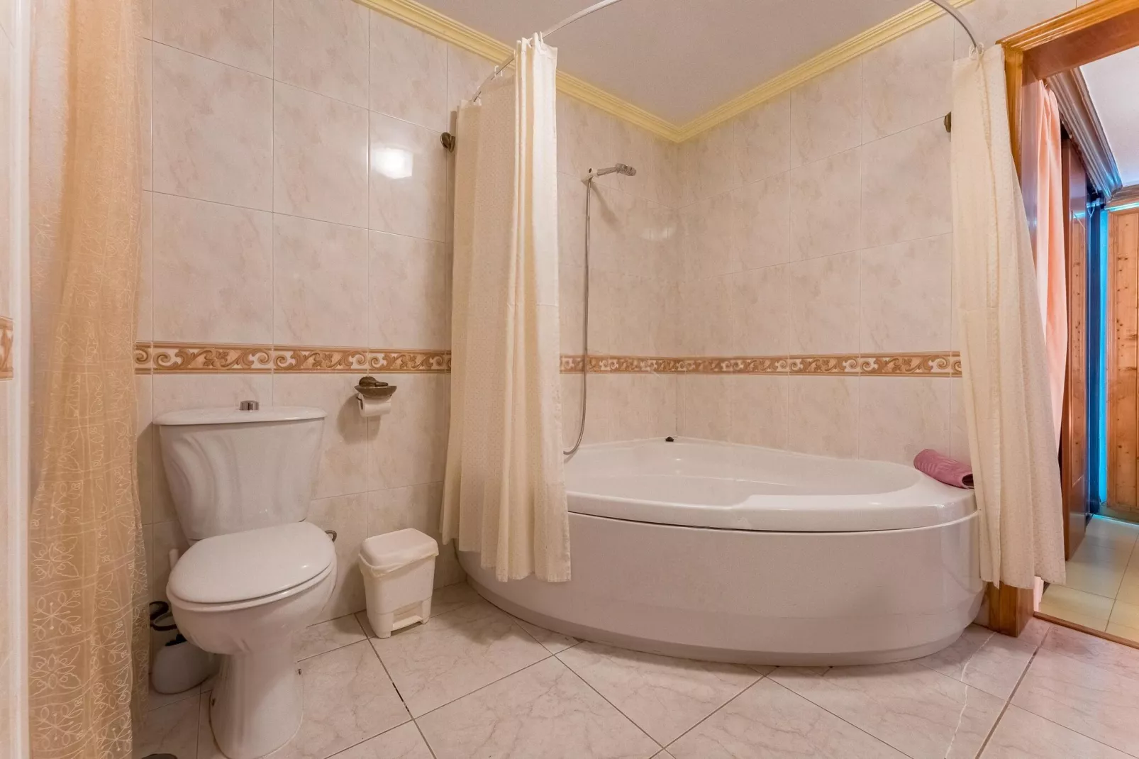 Delfin 101B 1d-Badezimmer