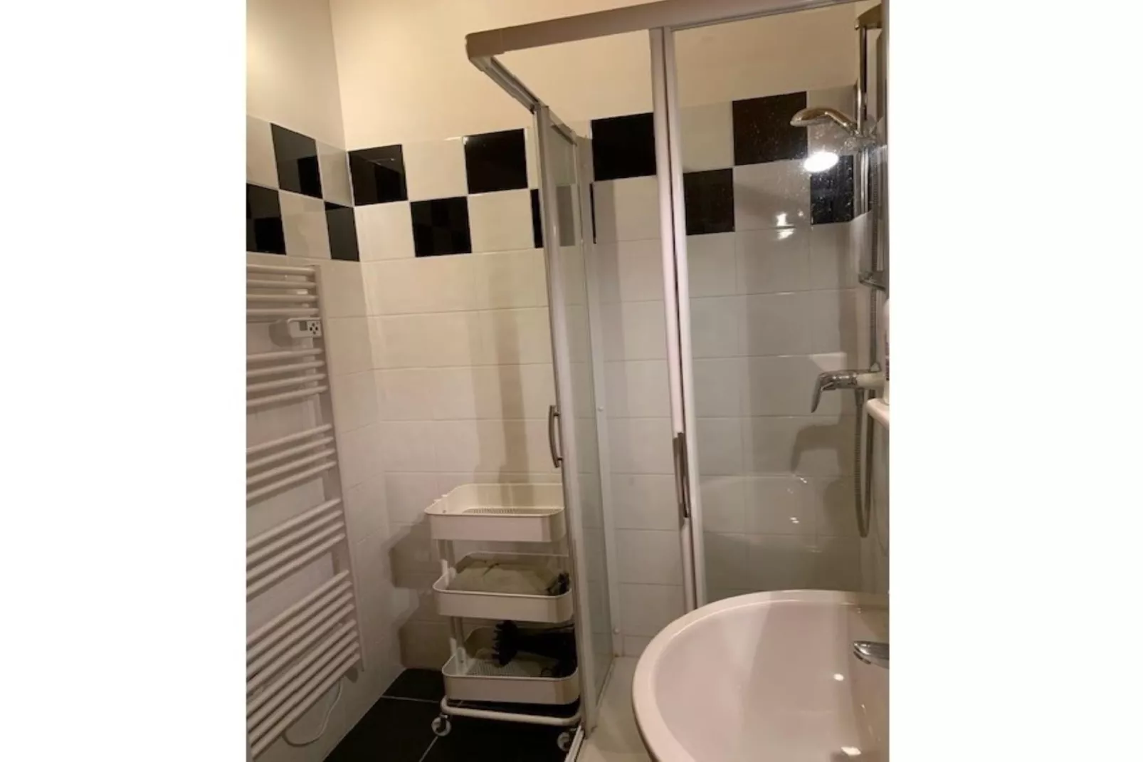 Les Sorbiers-Bathroom