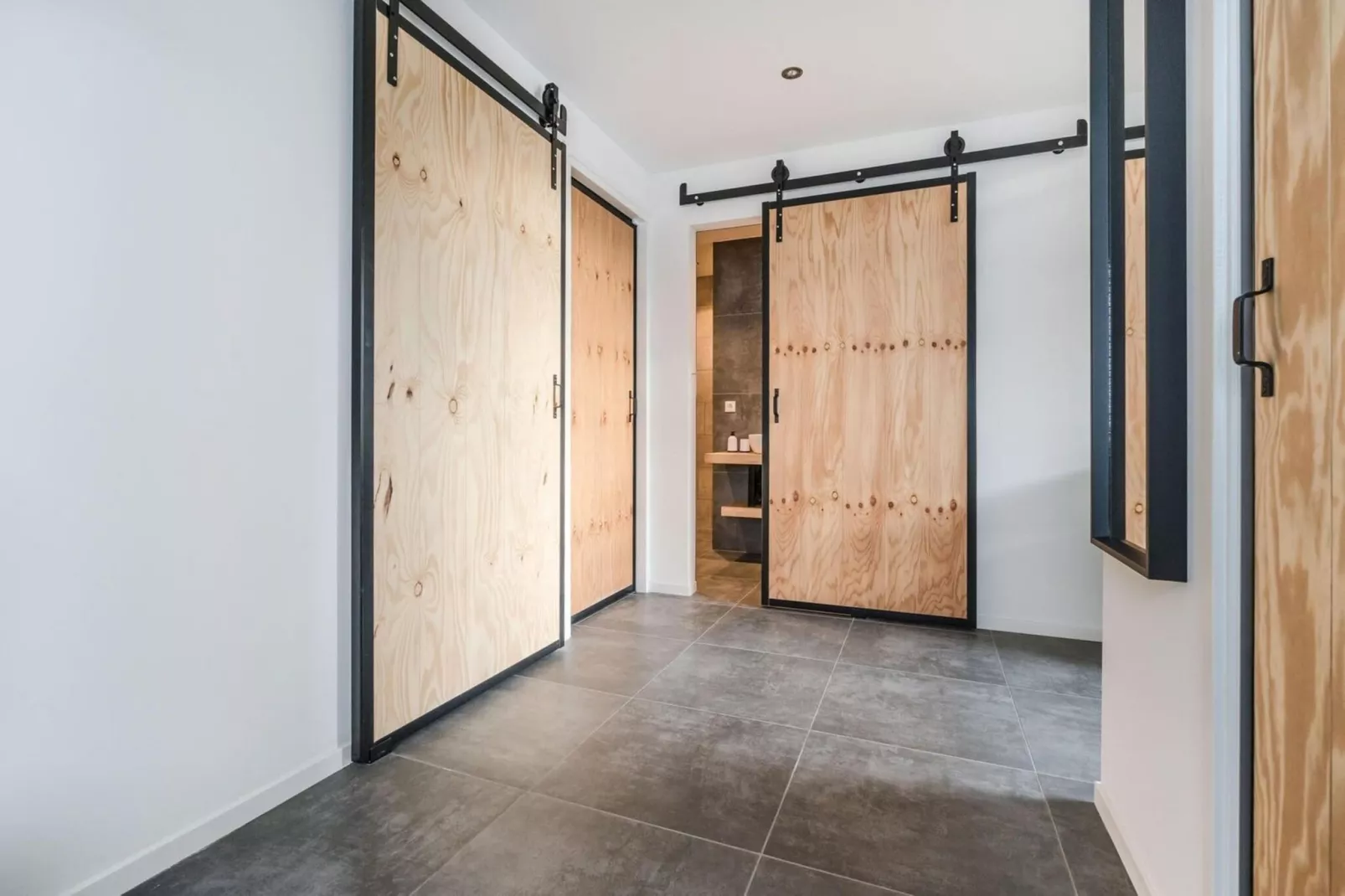 Farm Lodge 677-Palier