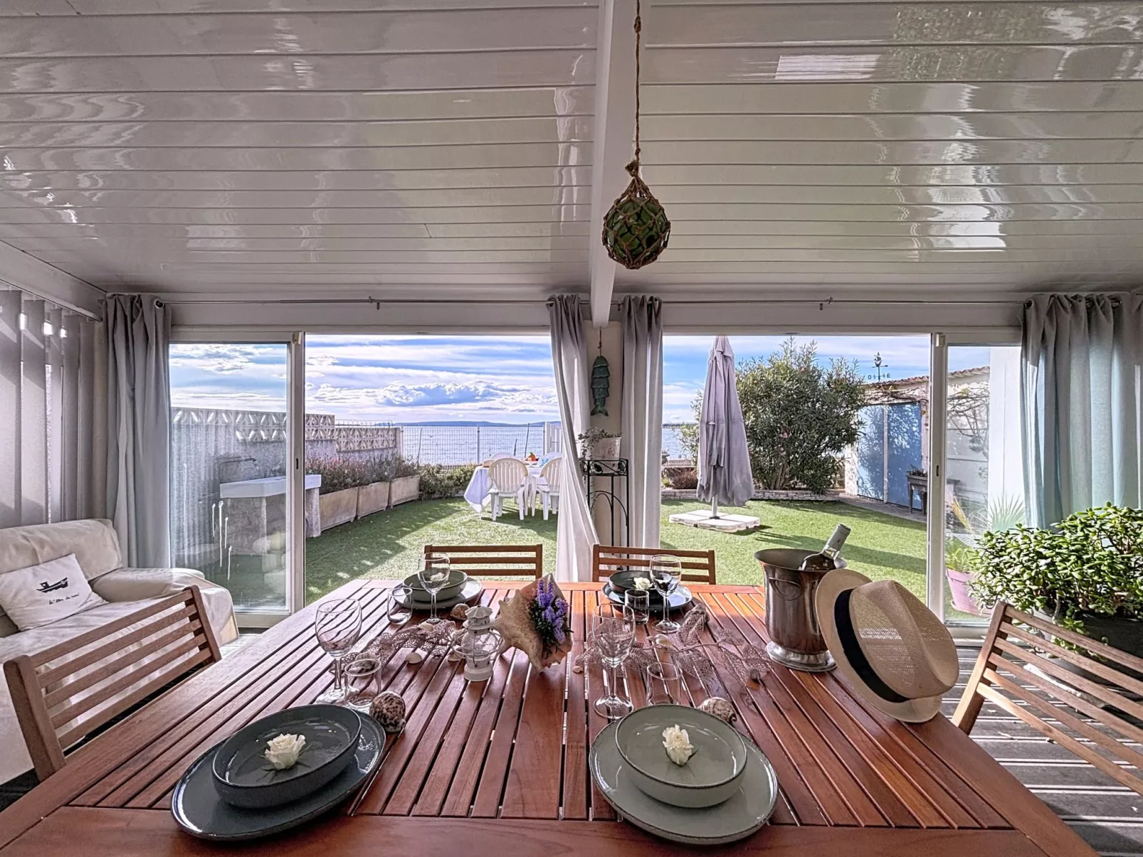 Les cabanes de Pérols-Dehors