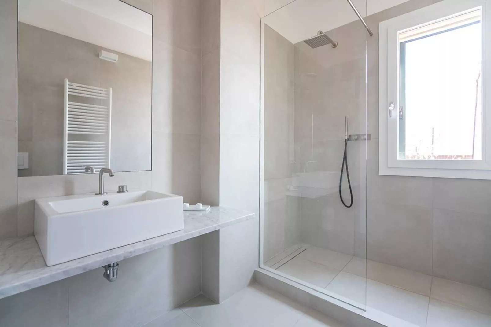 MI AMEDEO D'AOSTA-Badezimmer