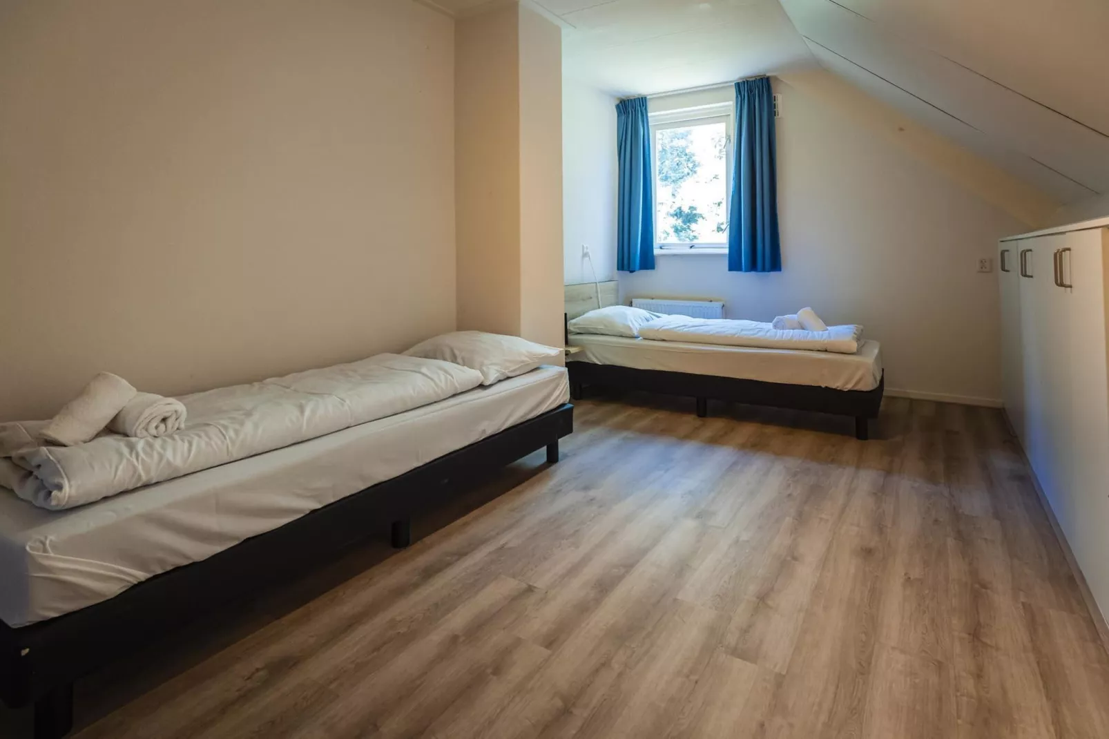 12 - Persons Family Bungalow-Schlafzimmer