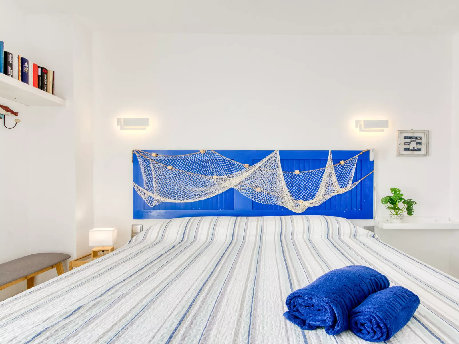 Port L'escala-Inside