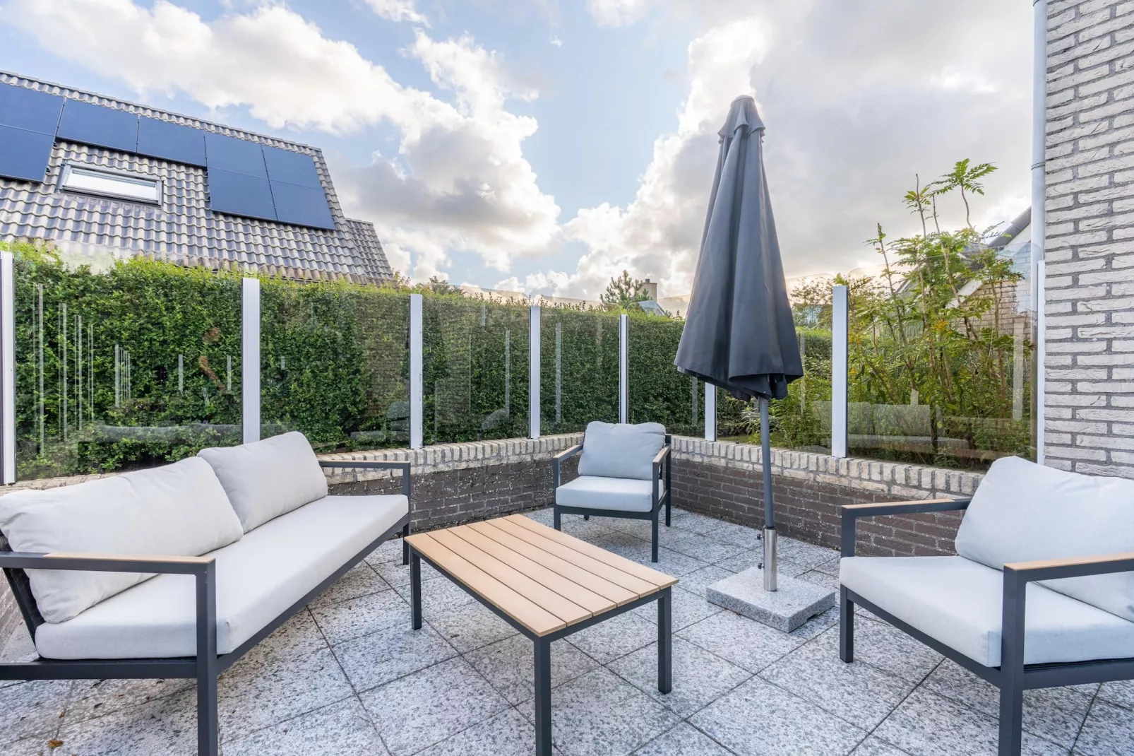 Kamperfoelie 63-Terrasse / balcon