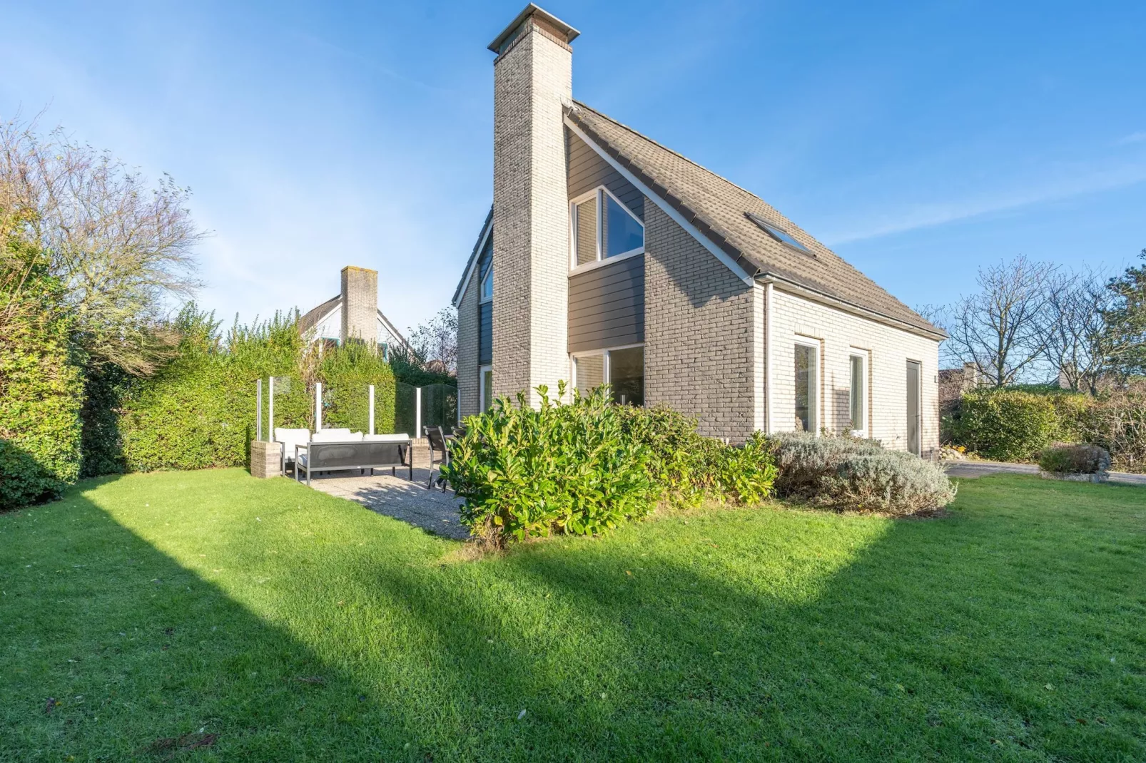 Kamperfoelie 97-Außenbereich Sommer