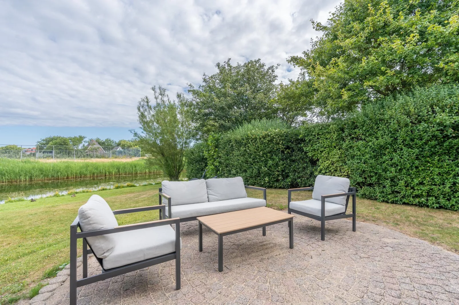 Kamperfoelie 51-Terrace balcony