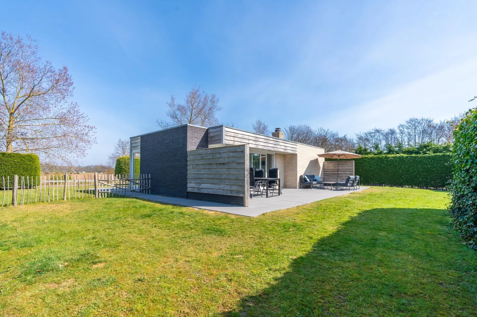 Hoogelandt 90a-Außenbereich Sommer