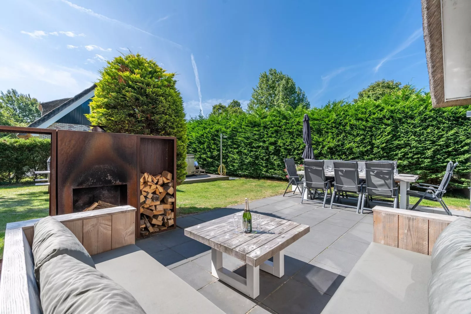 Hoogelandt 126-Gardens in summer