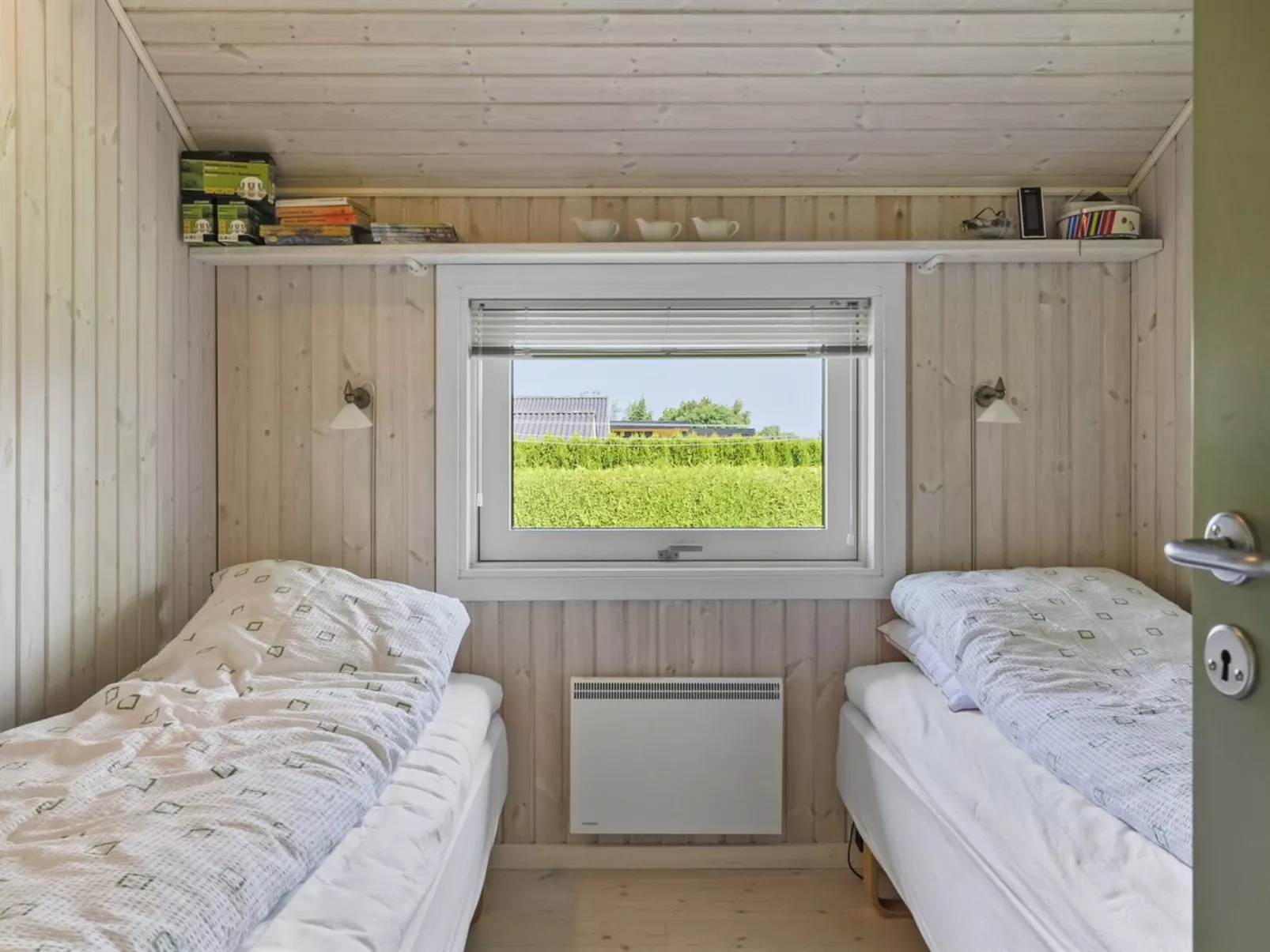 "Erok" -  from the sea-Drinnen