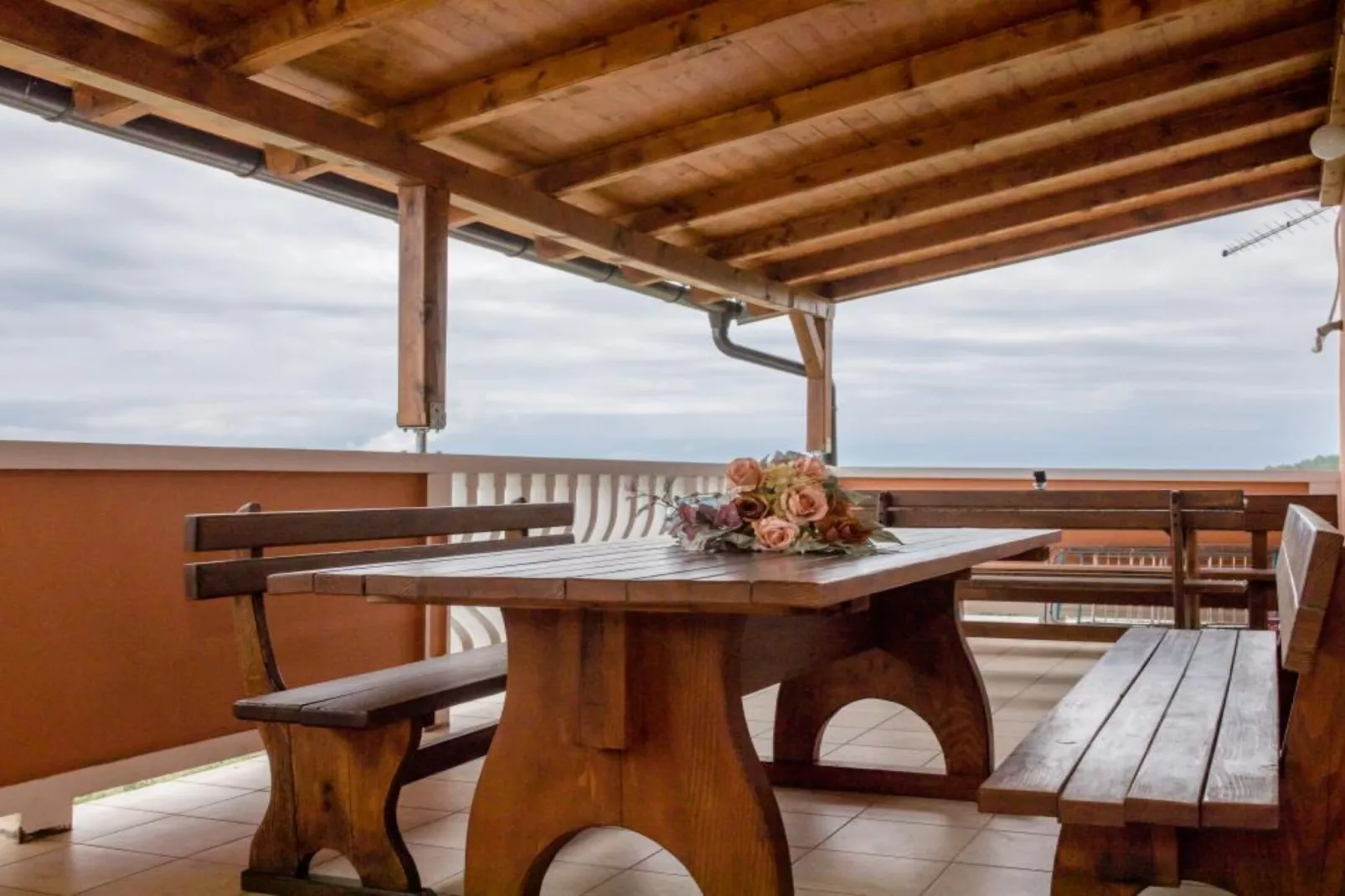 Three Bedroom Apartment with Terrace 2-Terrace balcony