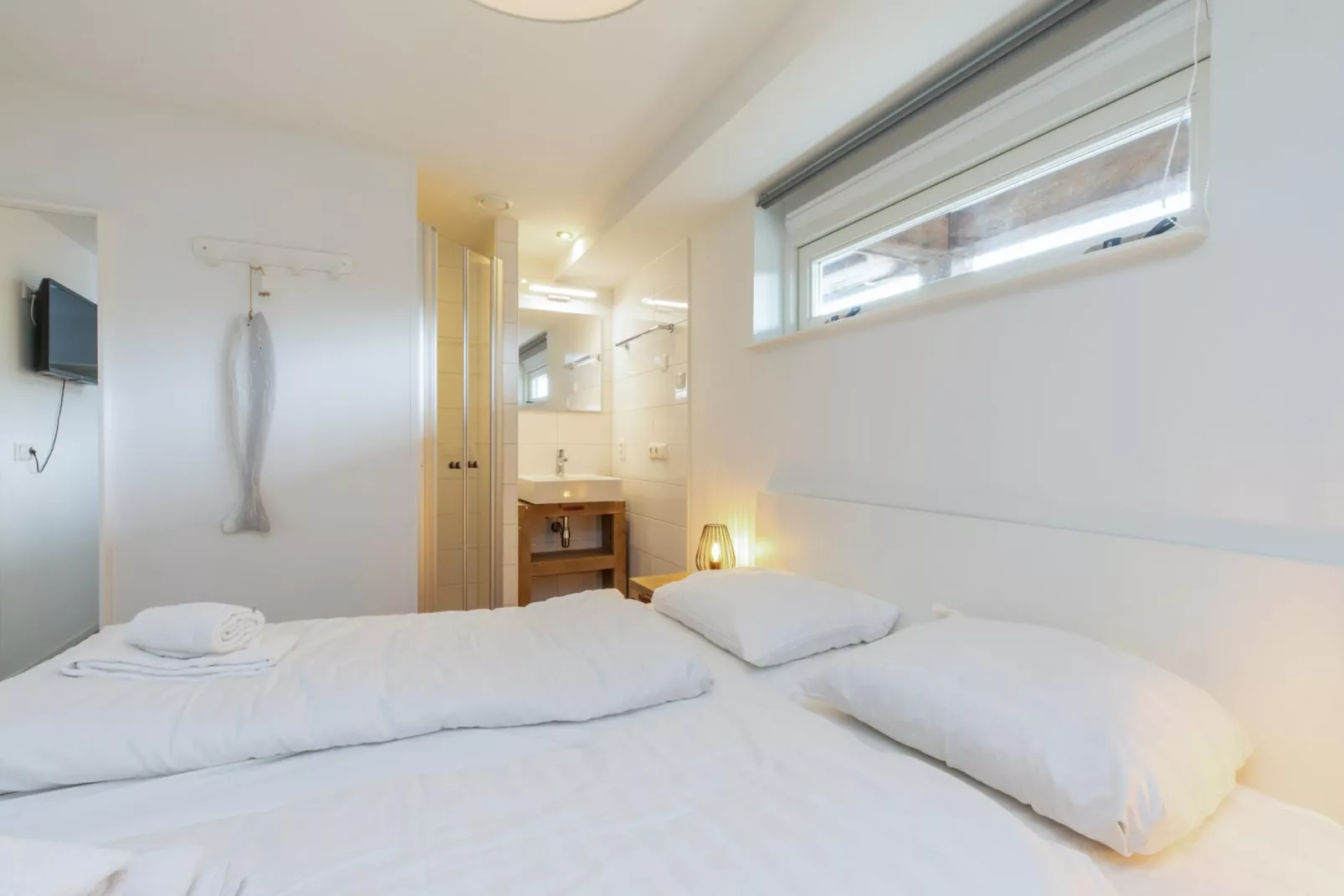 Zonnedorp Kavel 10 Renesse | Villa near the Beach & with Spacious Garden-Bedroom