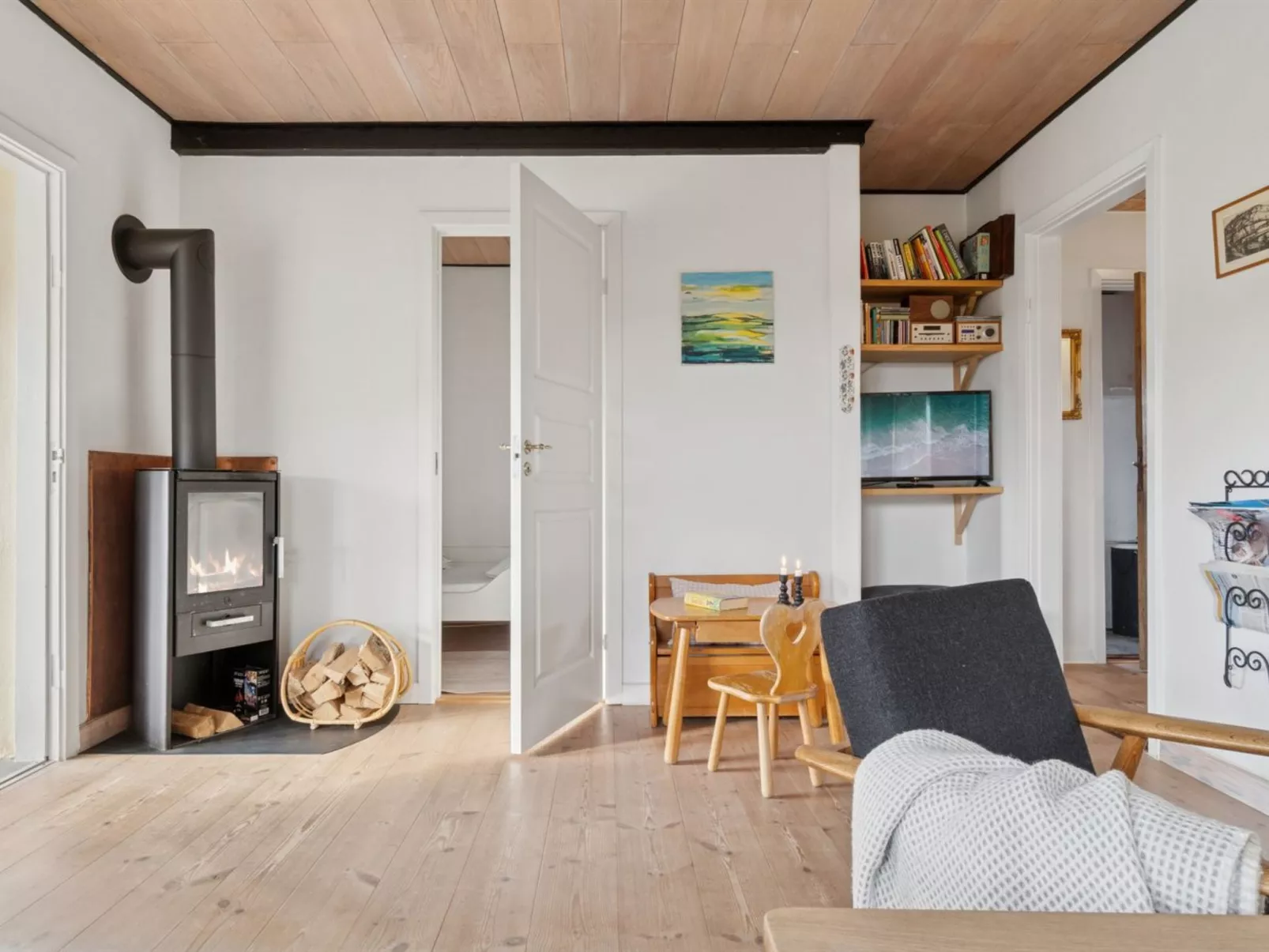 "Elle" - 175m from the sea-Drinnen