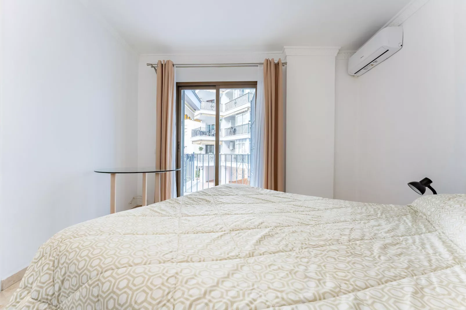 CT 350 - Faro's Marbella Beachapartment for 2 - perfect beachconection-Chambre