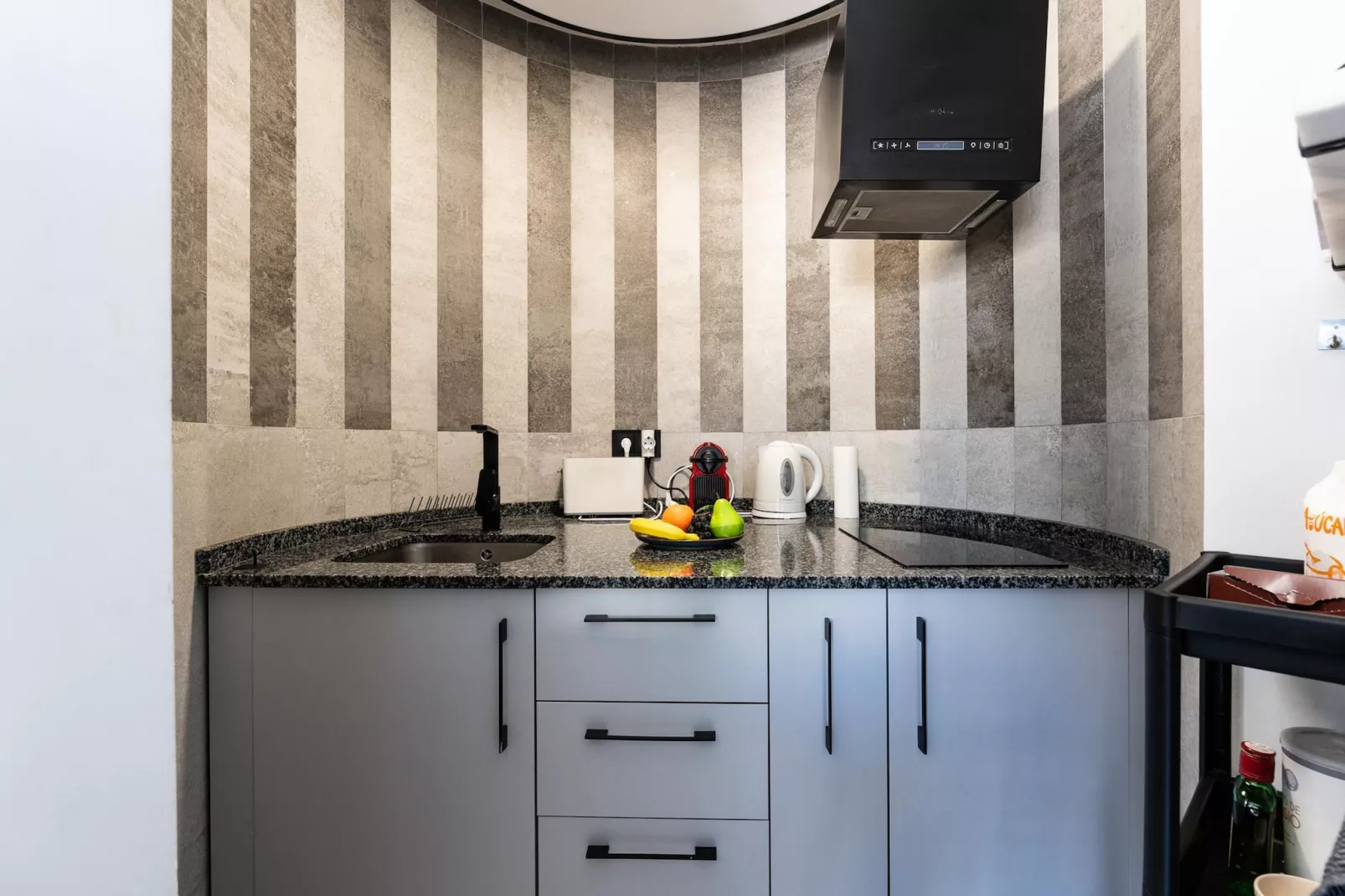 CT 352 - Faro's Torremolinos City Towers 1 - Walking distance to everything-Cuisine