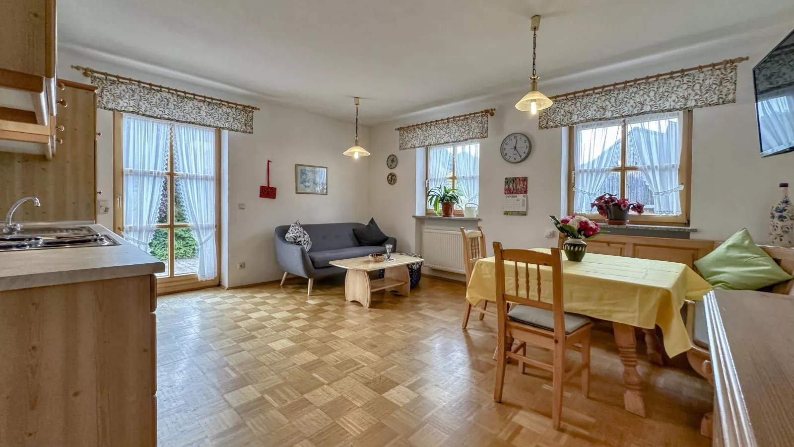 Blumenhof-Dining room