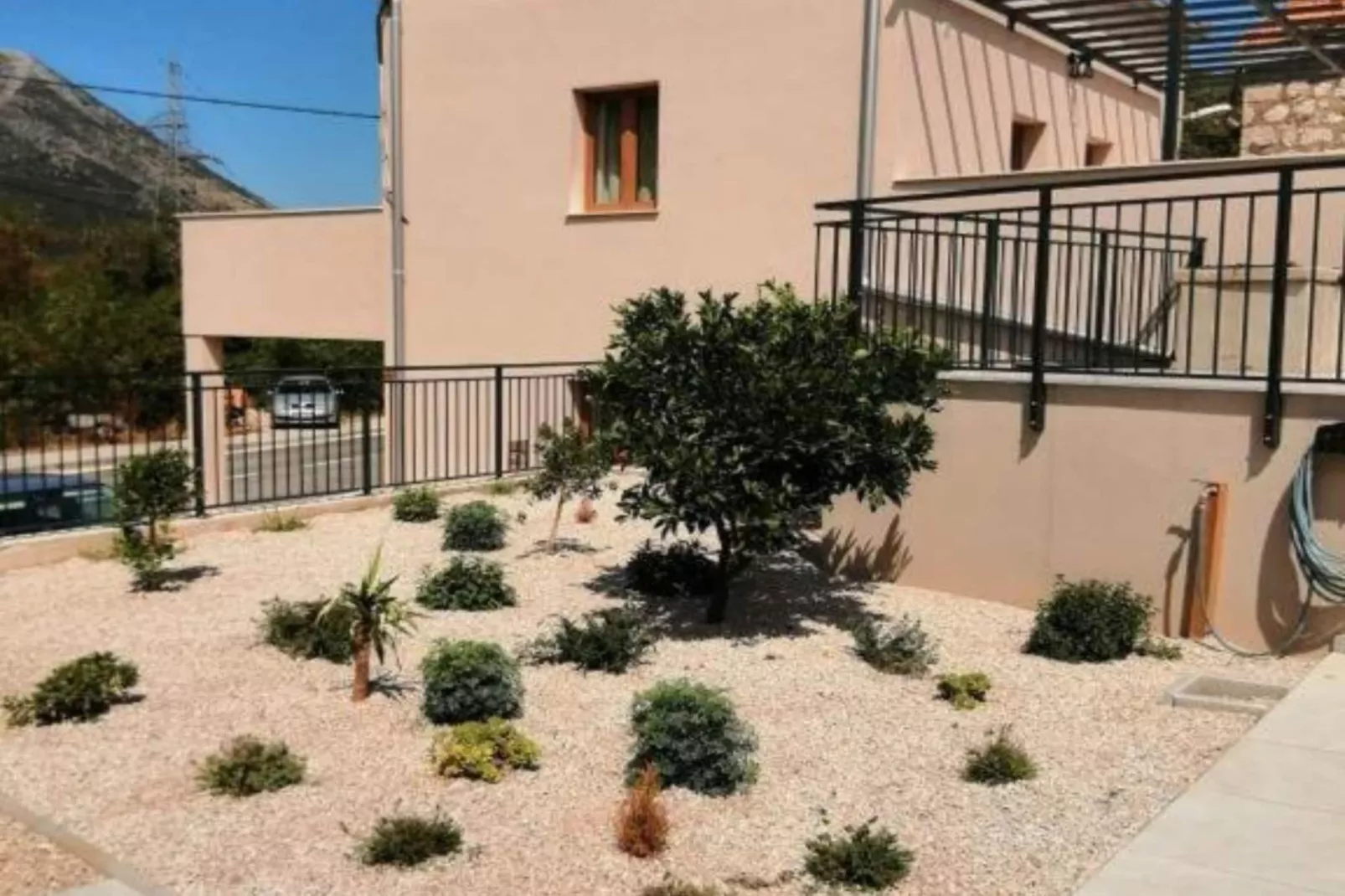 House Serenity with Pool-Outdoor