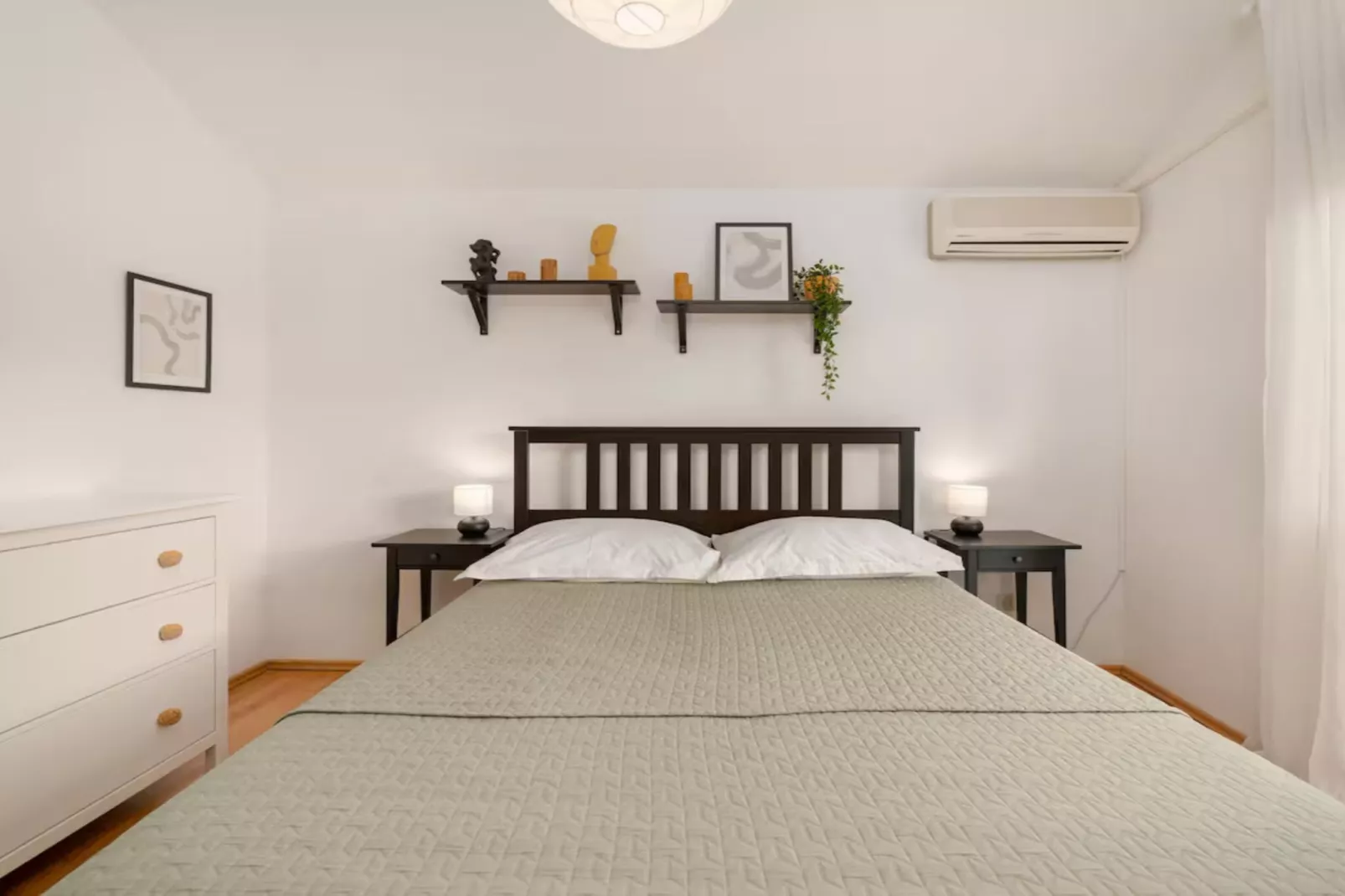 Villa Mima Pool Retreat - Five Bedroom Villa With Pool-Bedroom