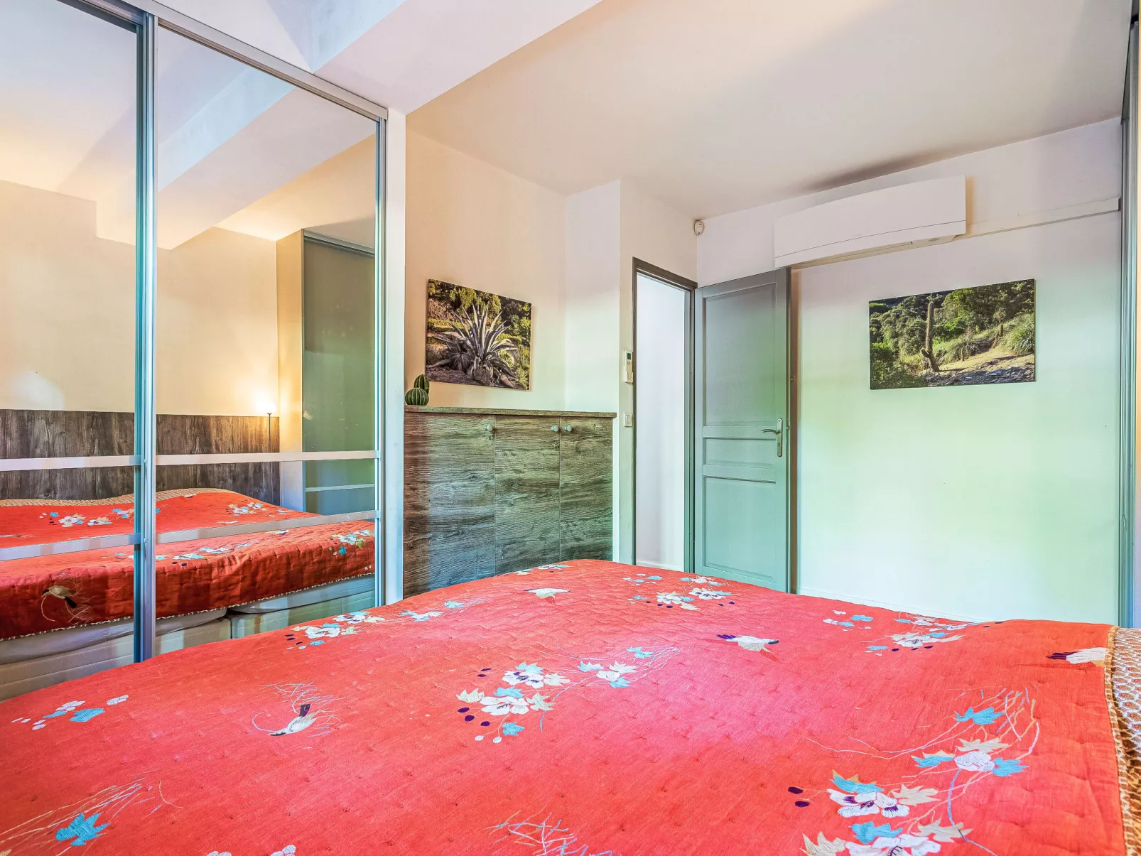 Villa du Canadel-Inside