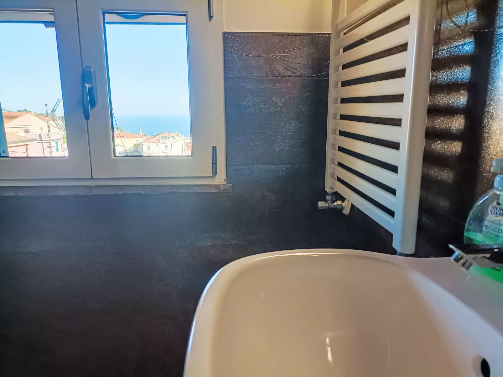 Terrazza con glicine-Drinnen