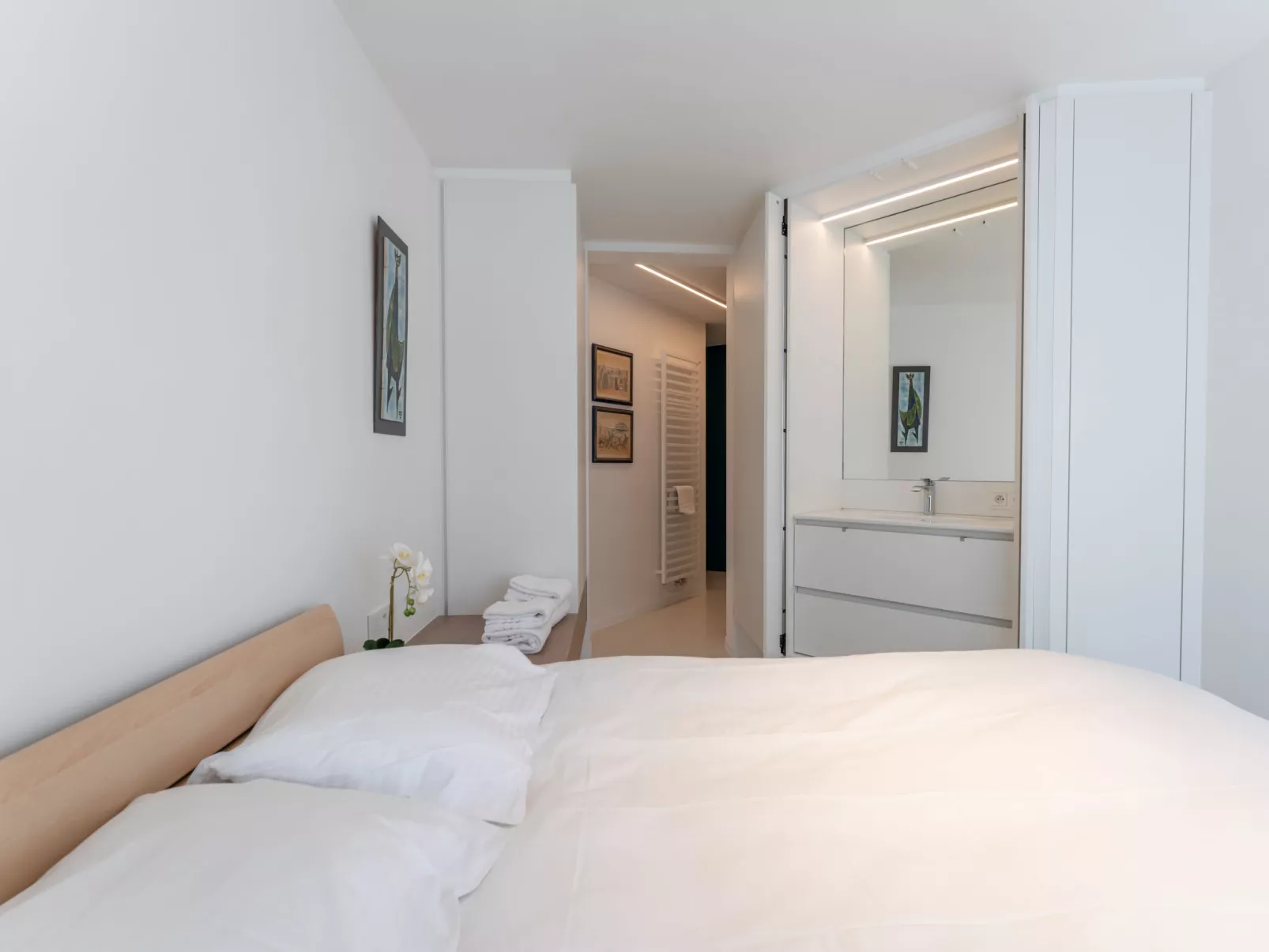 Marie Antoinette close by the sea-Inside