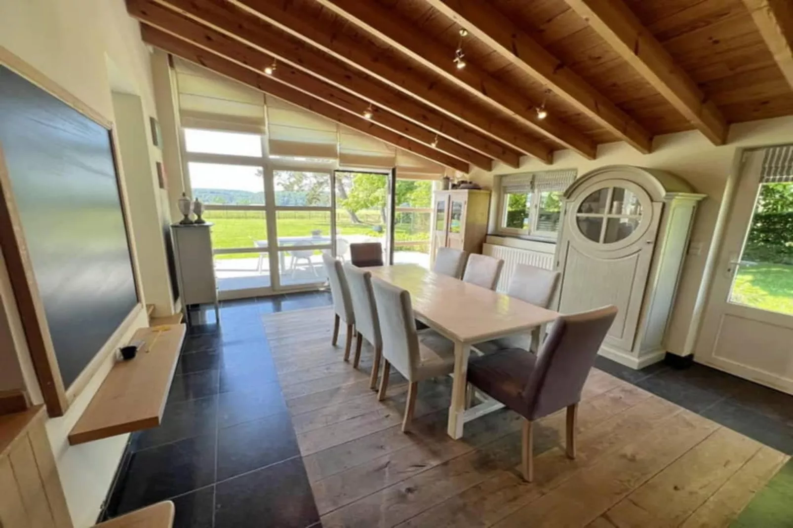 Les trois tilleuls-Esszimmer