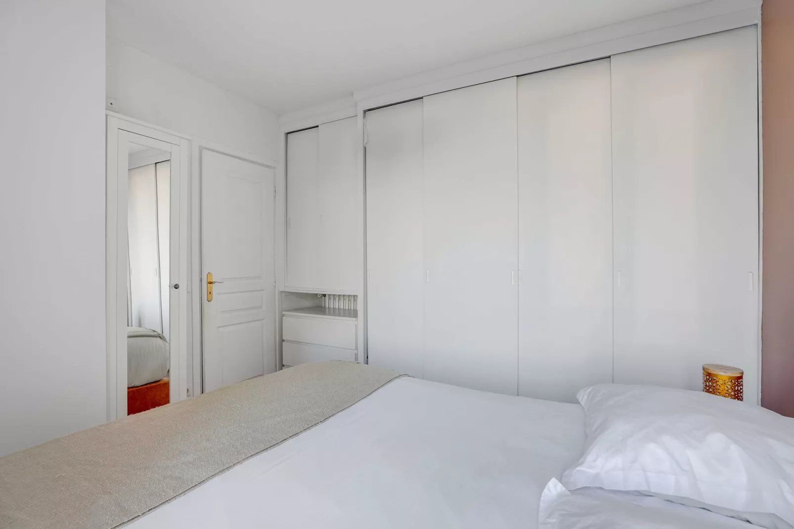 TB-101-THOREZ-Bedroom