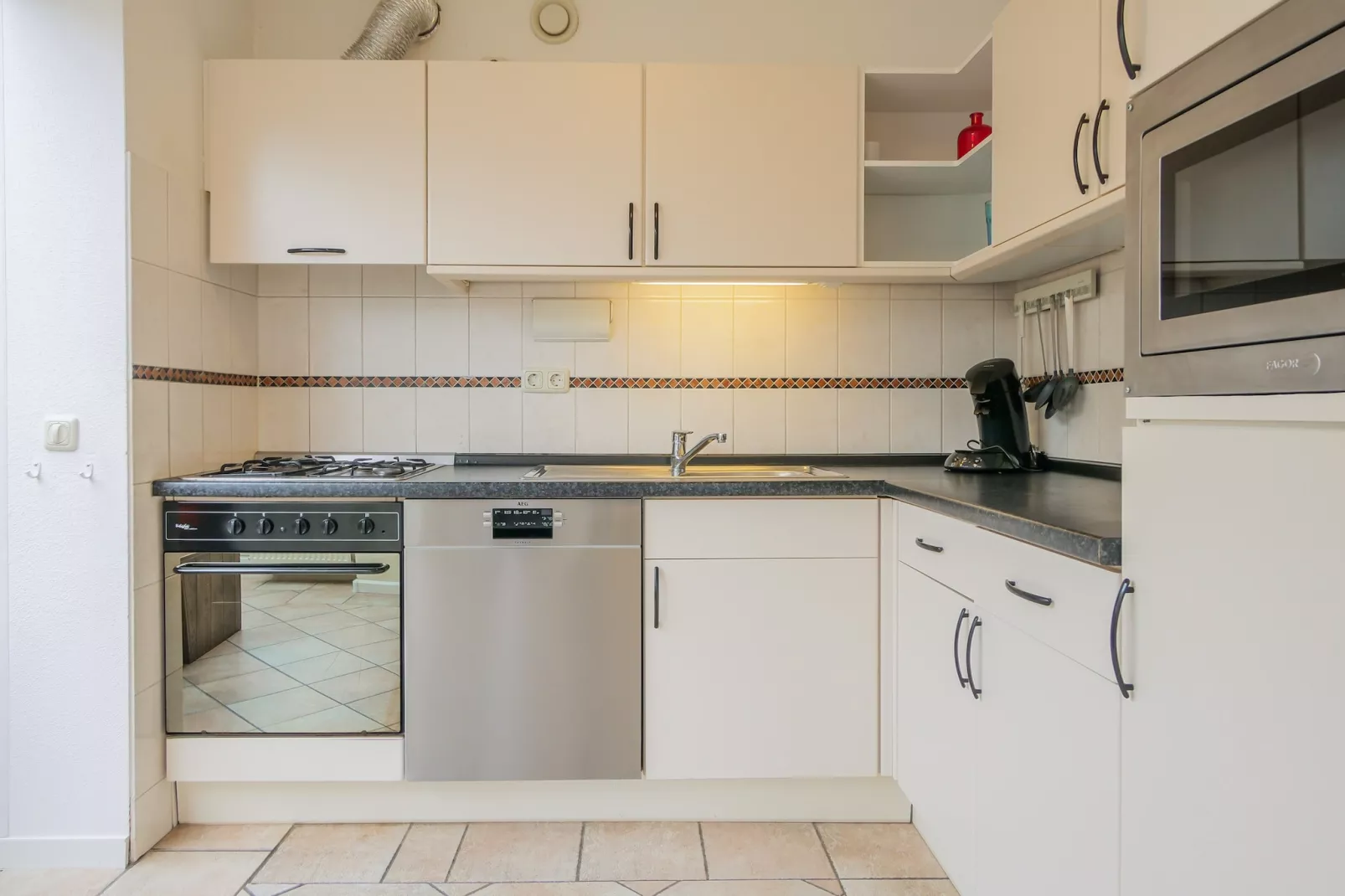 Ooghduyne Villa Opduin-Kitchen