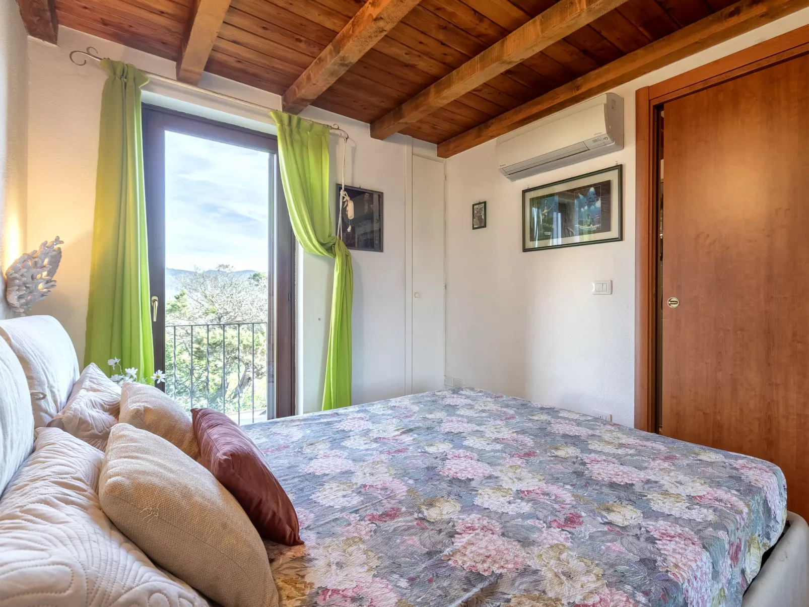 Baia Delle Mimose-Drinnen