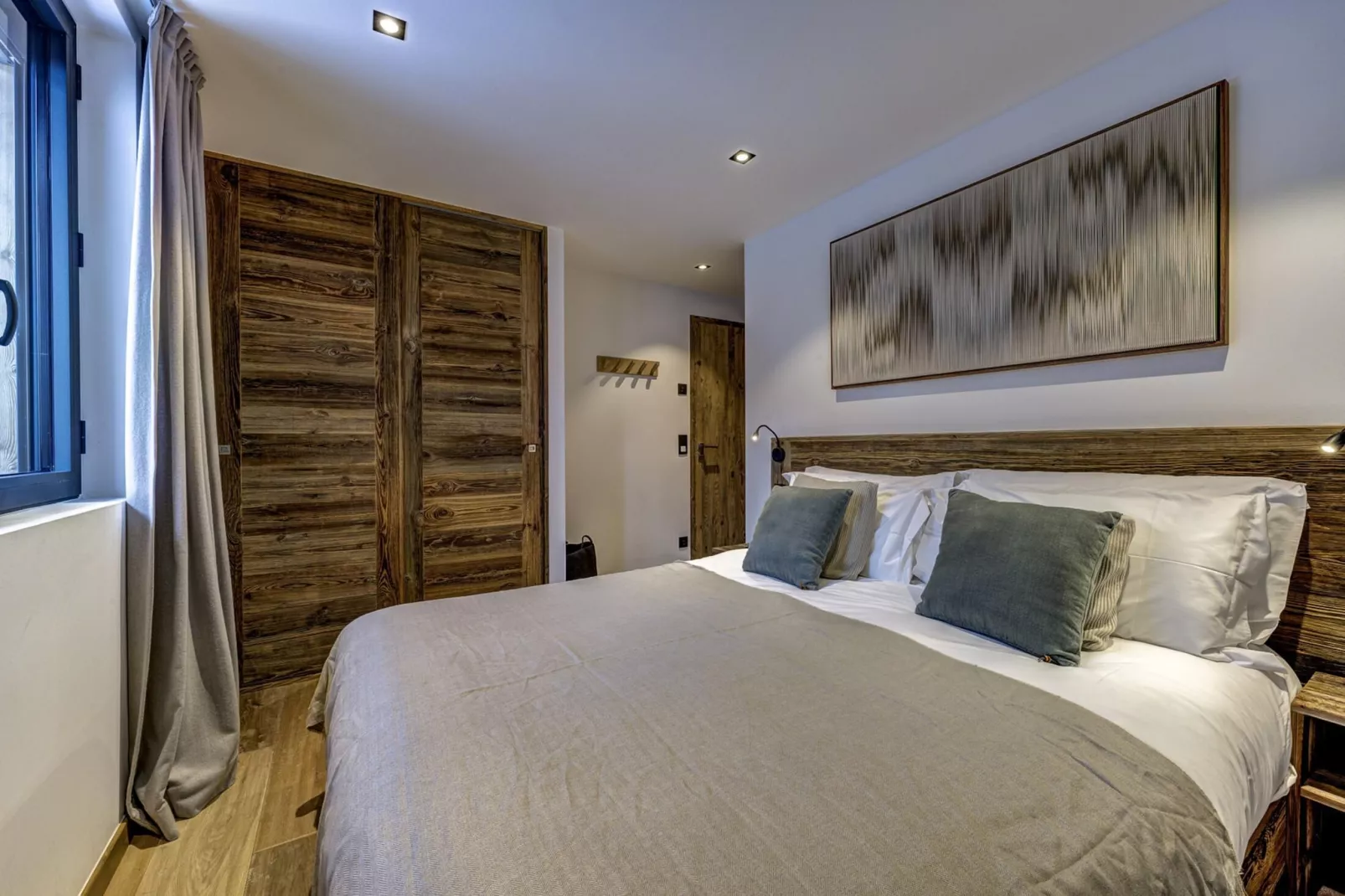 Green Forest-Bedroom